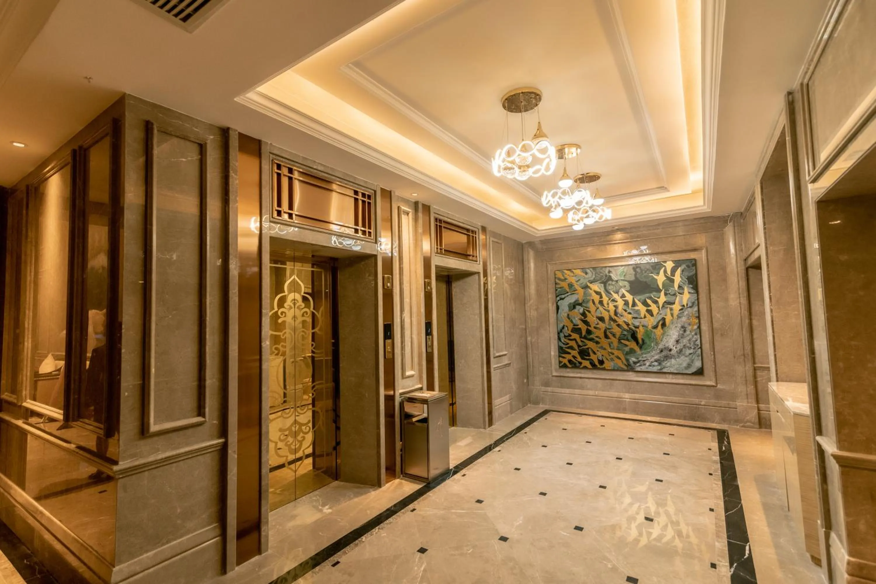elevator in ShengDa International Hotel