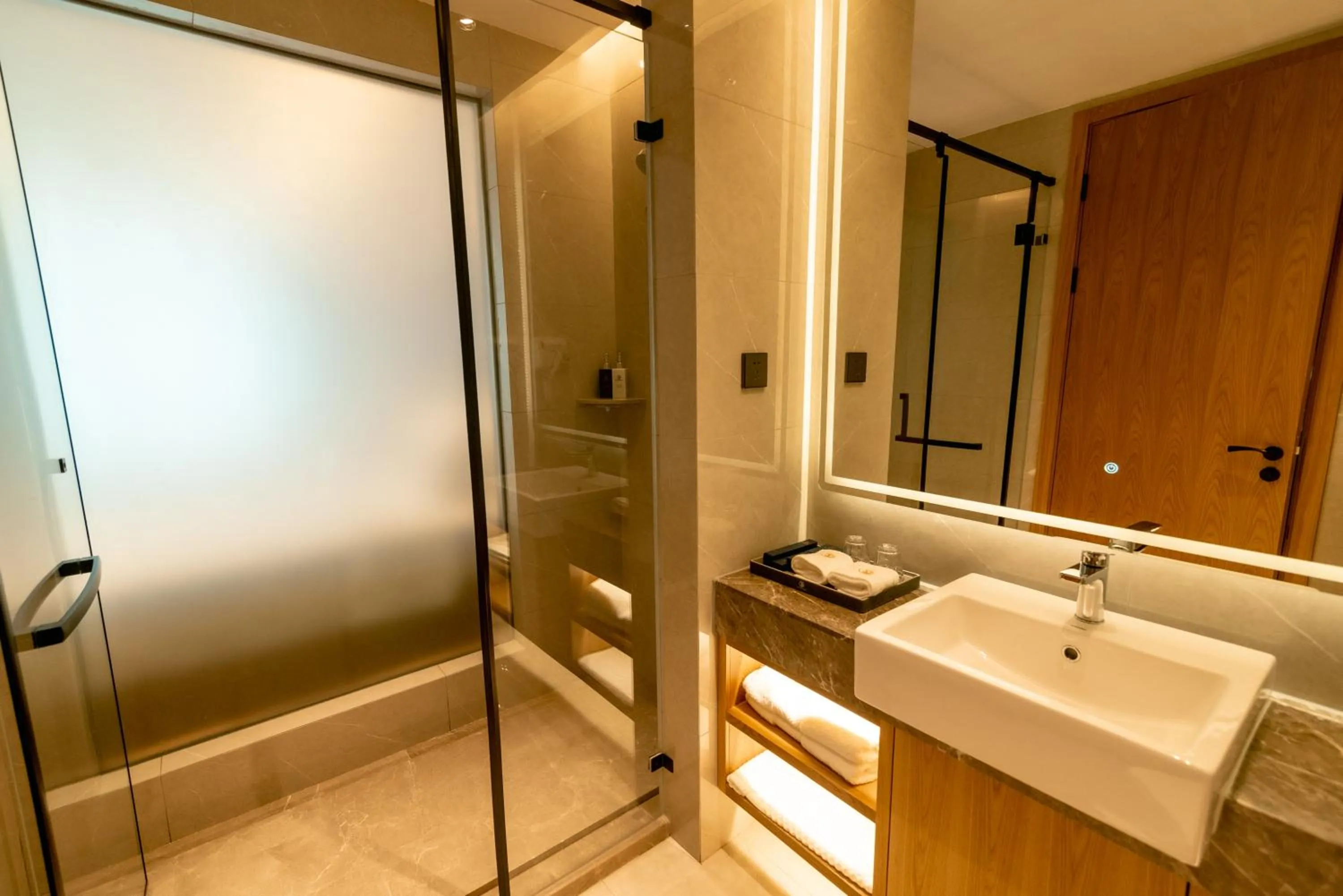 Shower in ShengDa International Hotel