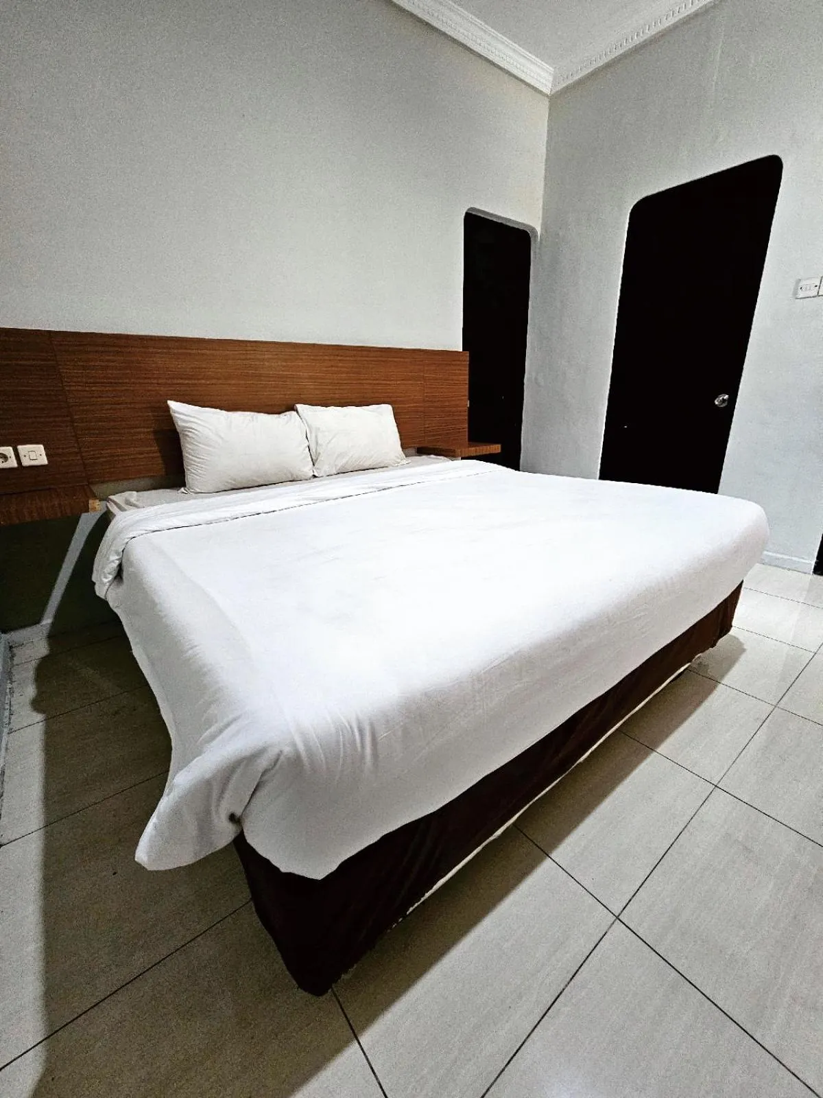 Bedroom, Bed in Airlangga Hotel