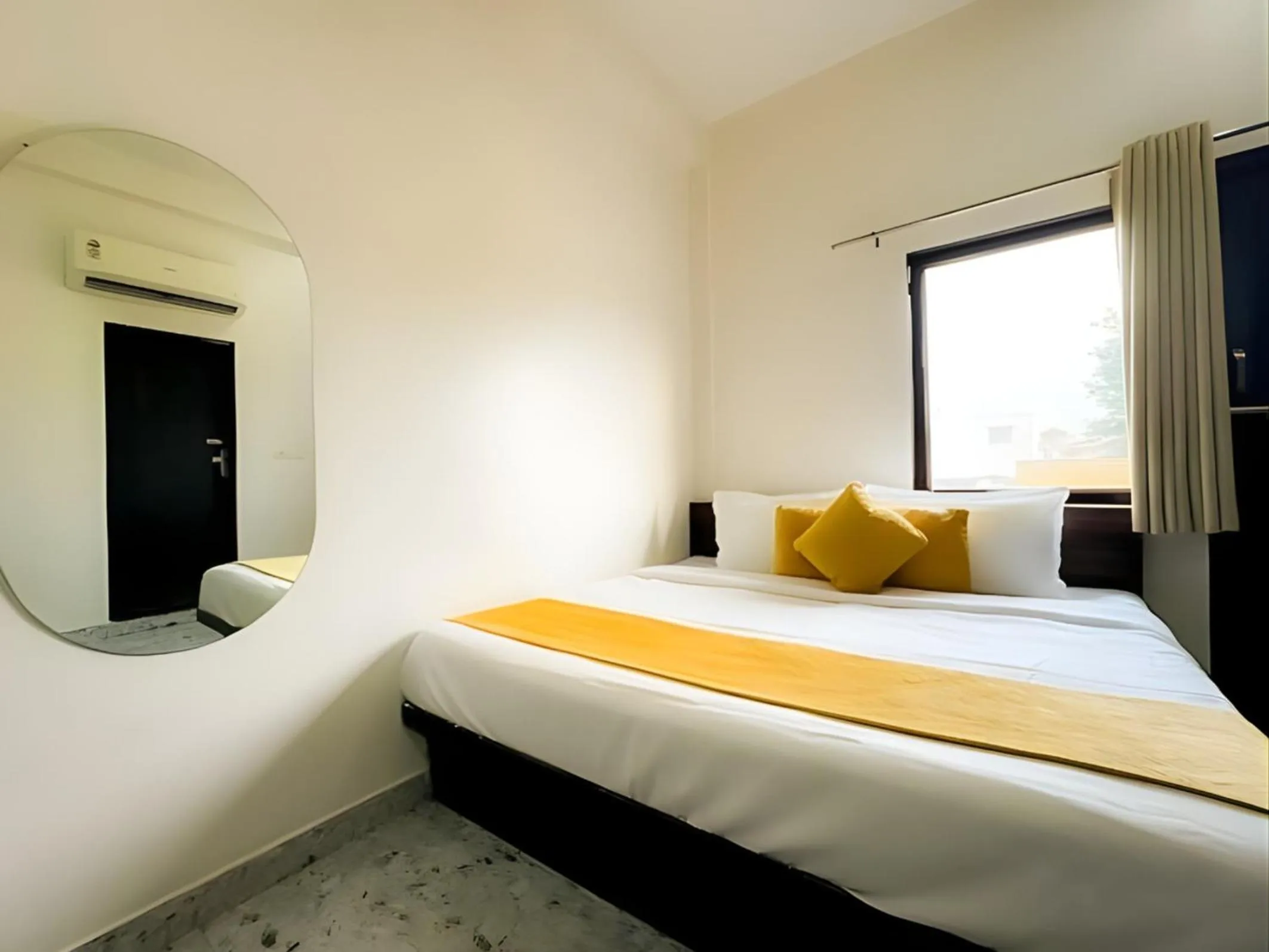 Bedroom, Bed in Hotel Vrinda Sarovar