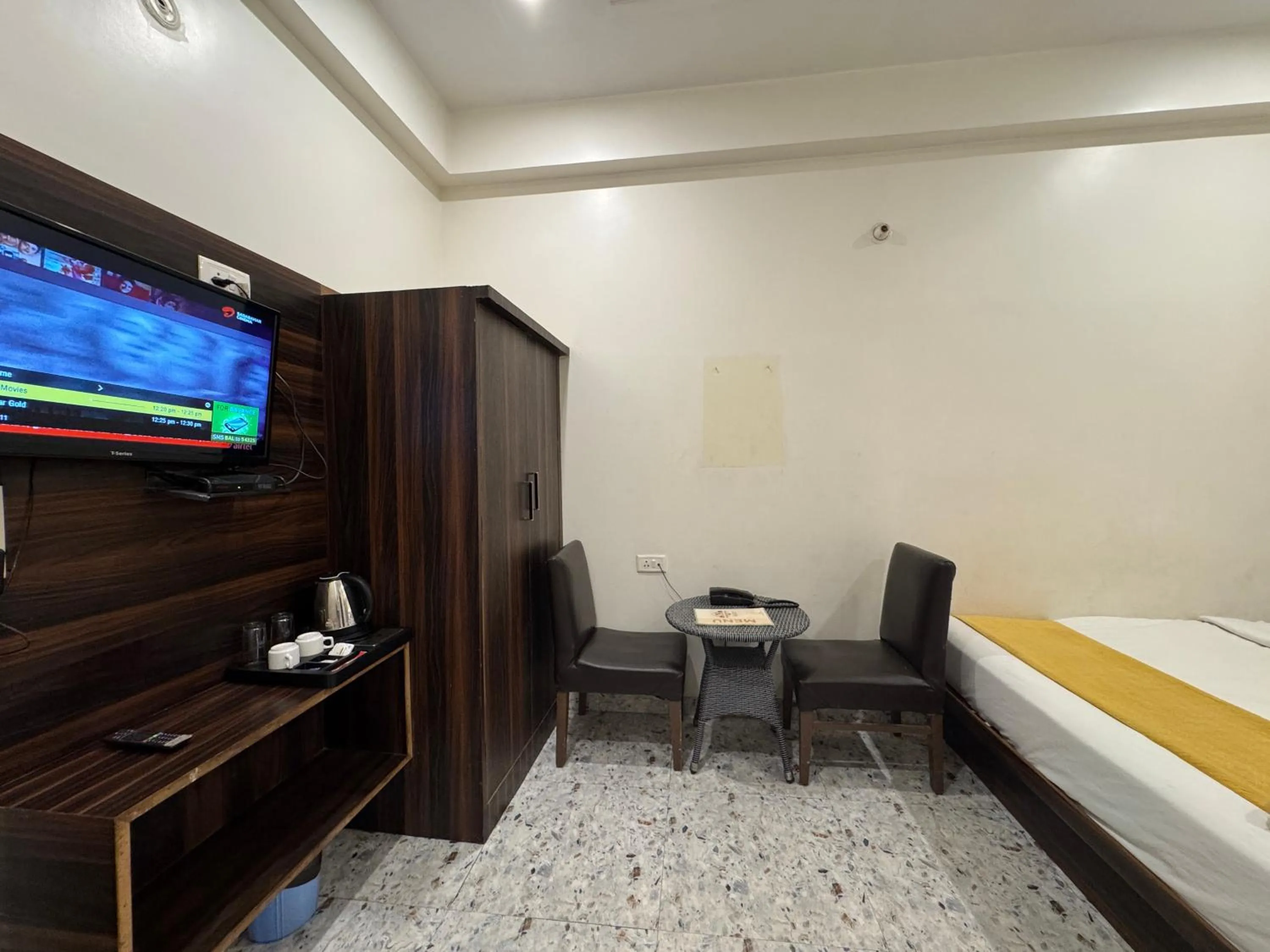 TV and multimedia, Bed in Hotel Vrinda Sarovar