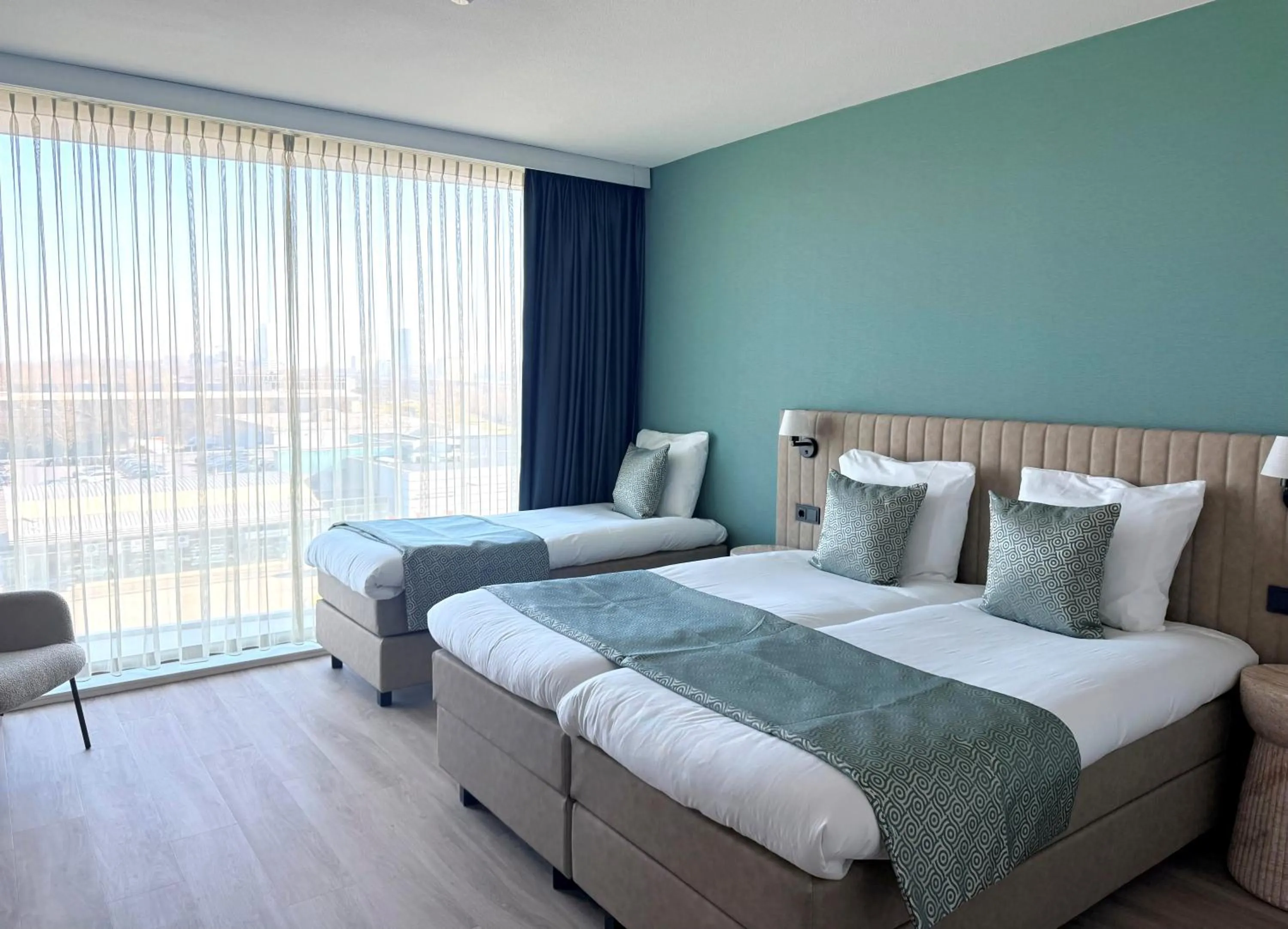 Bedroom, Bed in OZO Hotels De President Amsterdam Schiphol Airport