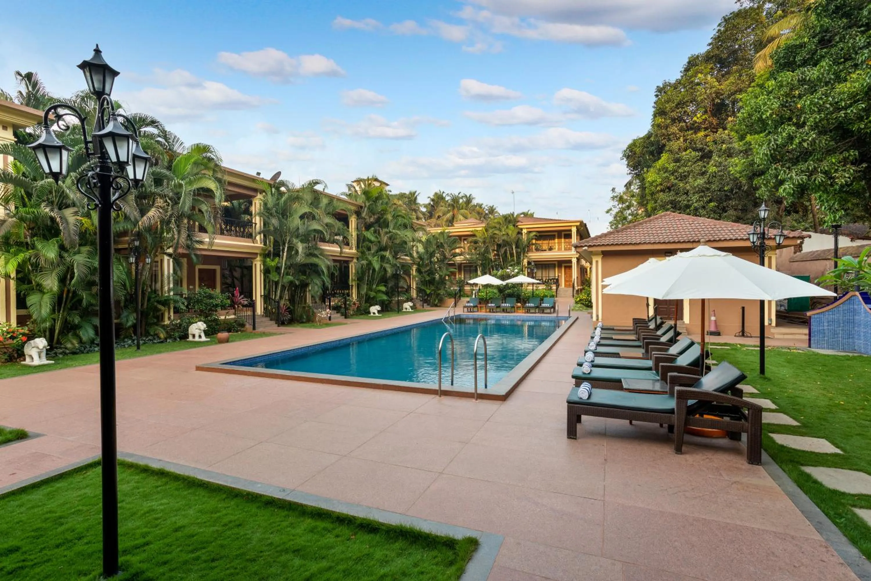 Swimming pool in Seashell Suites and Villas- Candolim Goa