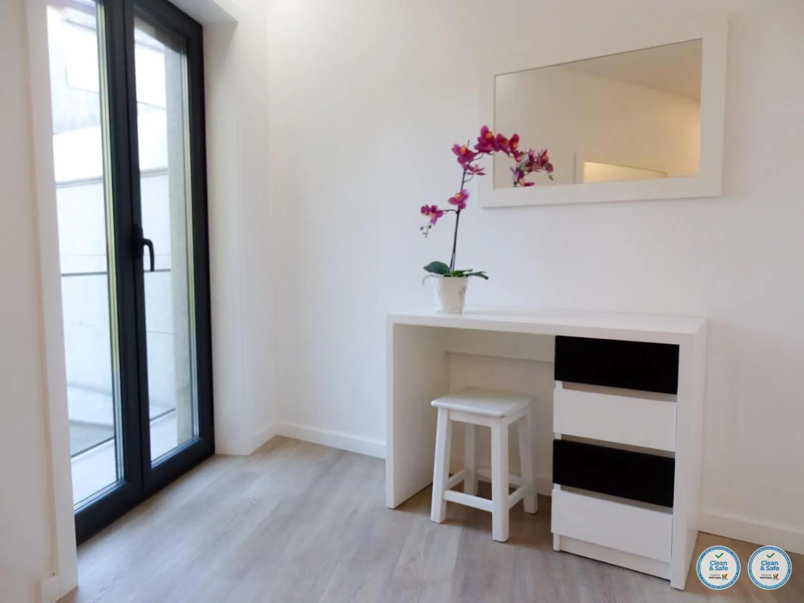 Seating area in RS Porto Campanha