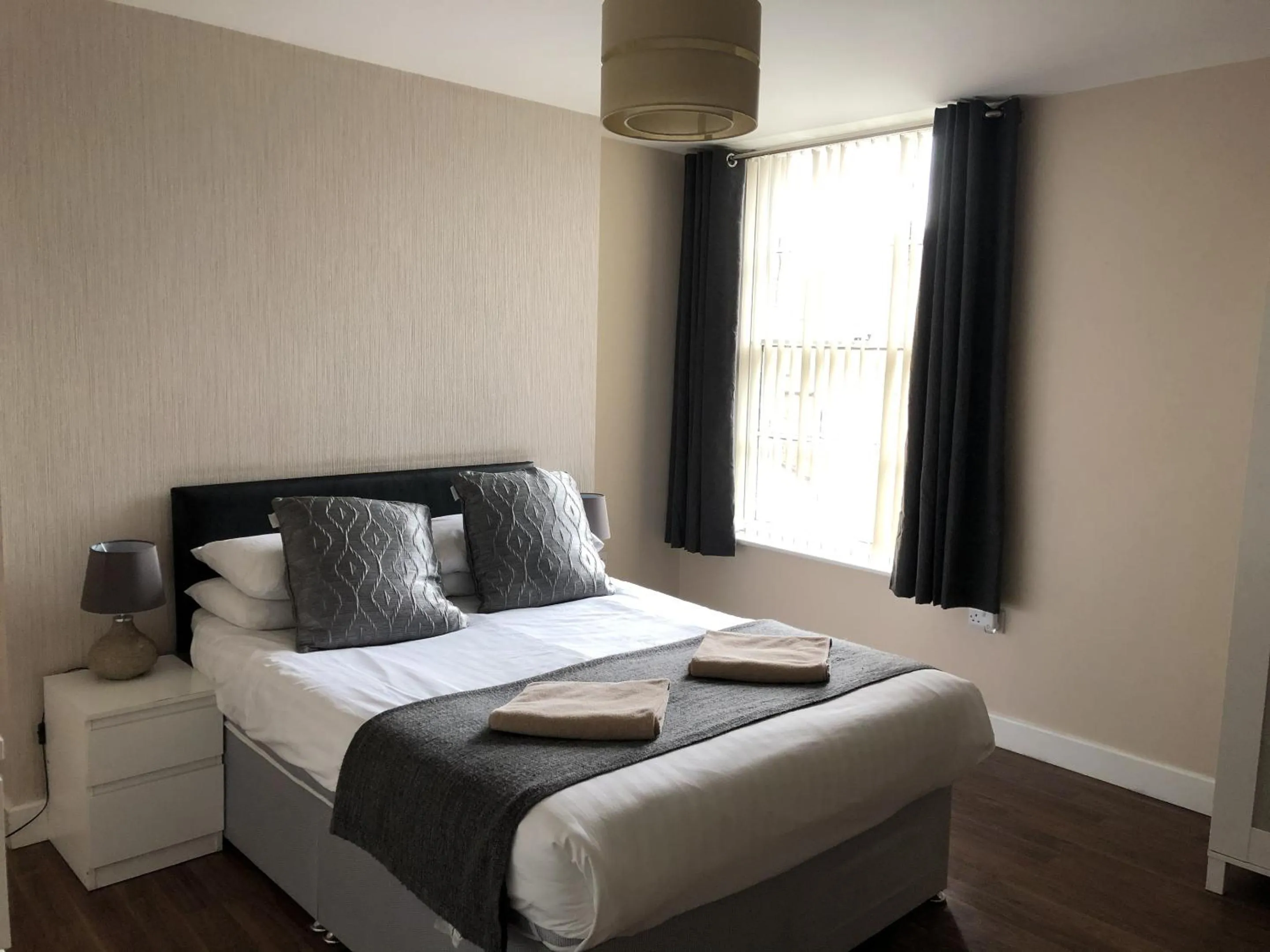 Bedroom, Bed in Harcourt Place