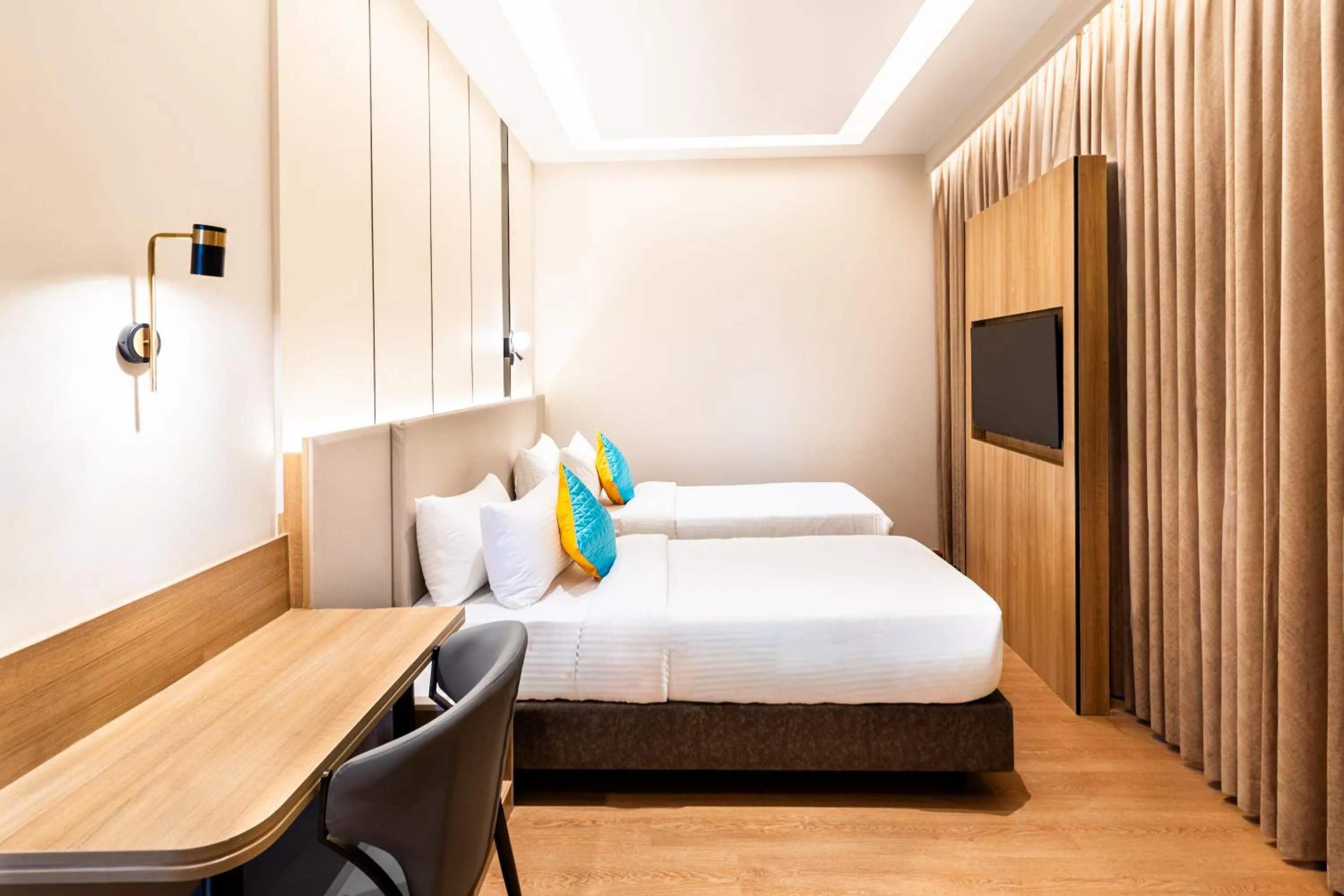 Bed in Hotel Lenexa by Bestinn Leisure