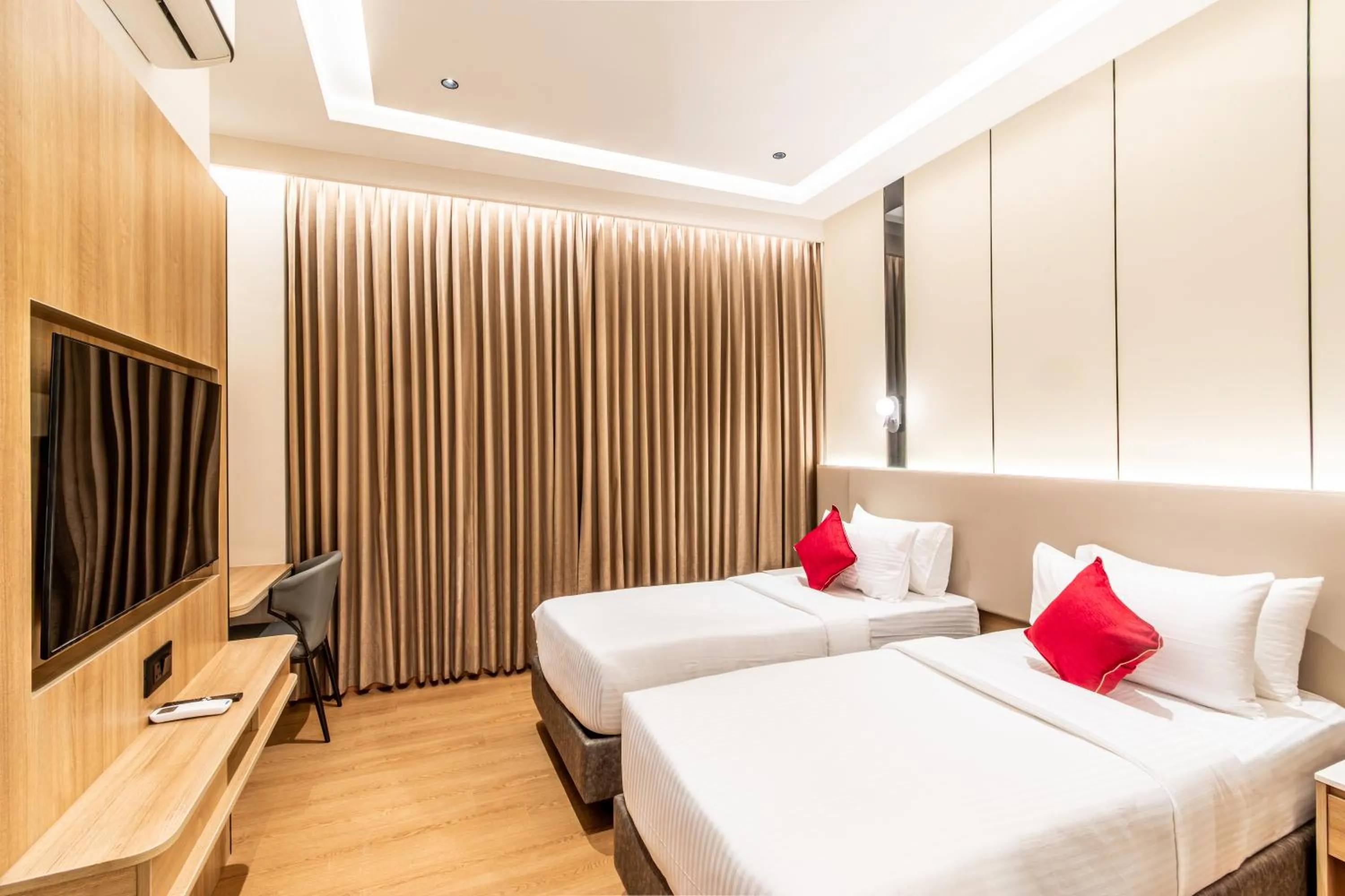 Bedroom, Bed in Hotel Lenexa by Bestinn Leisure