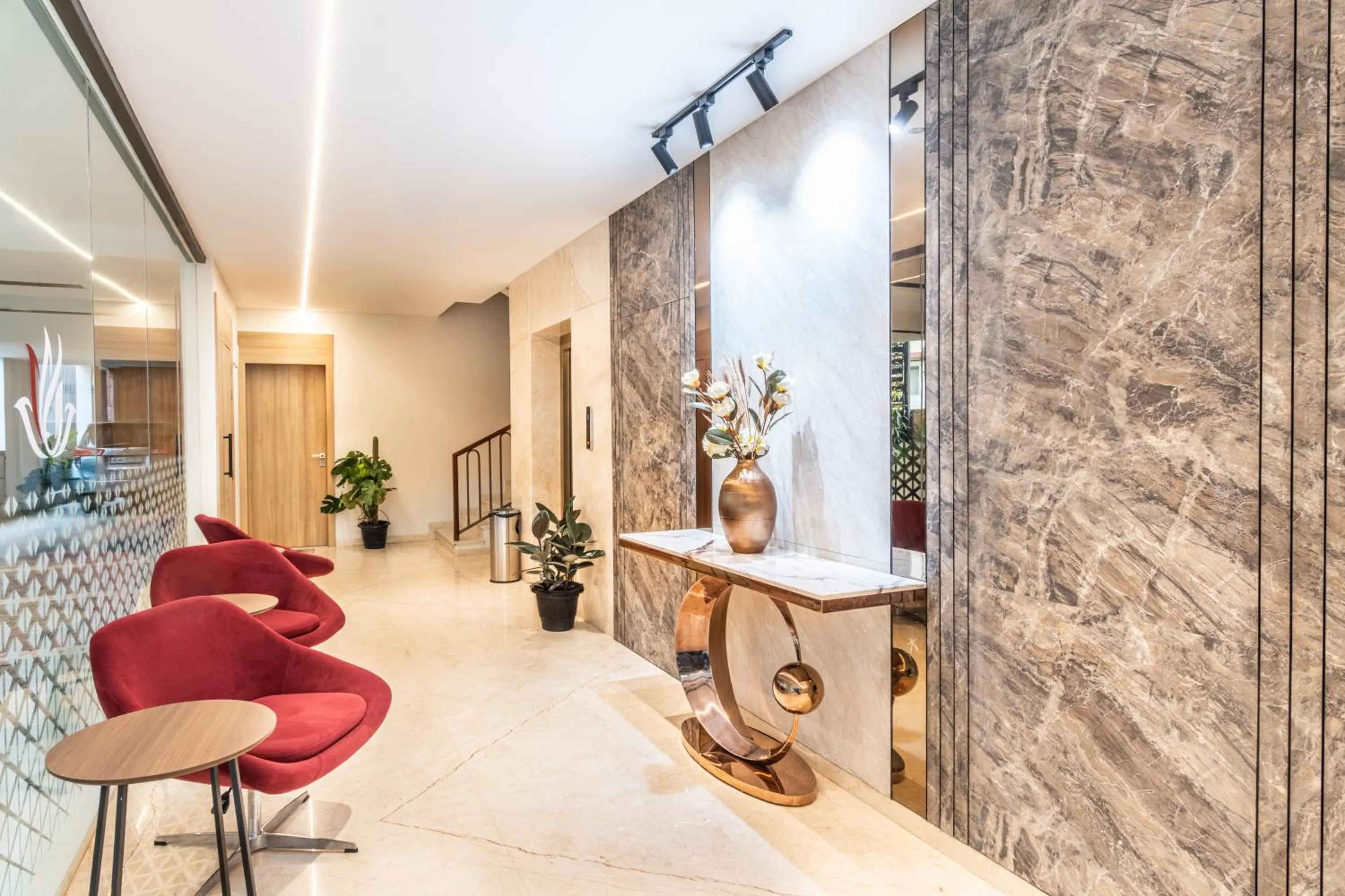 Fitness centre/facilities in Hotel Lenexa by Bestinn Leisure