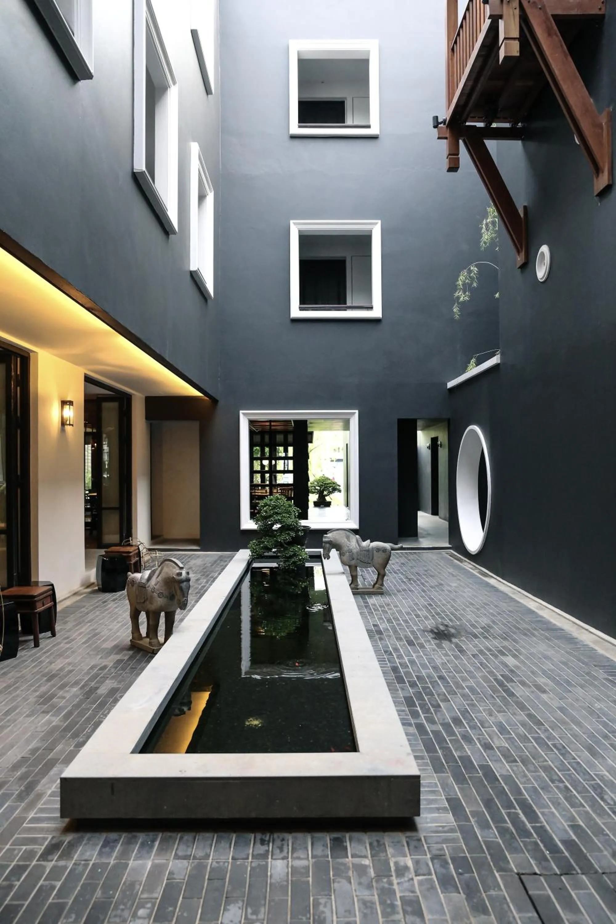 Balcony/Terrace in Hotel Ping Silhouette