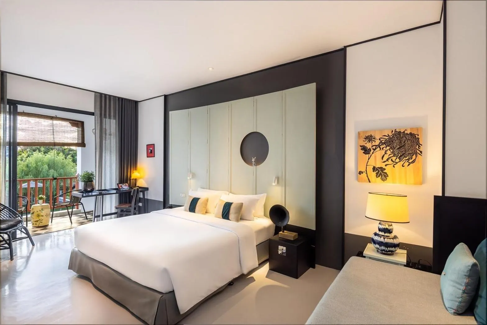 Bed in Hotel Ping Silhouette