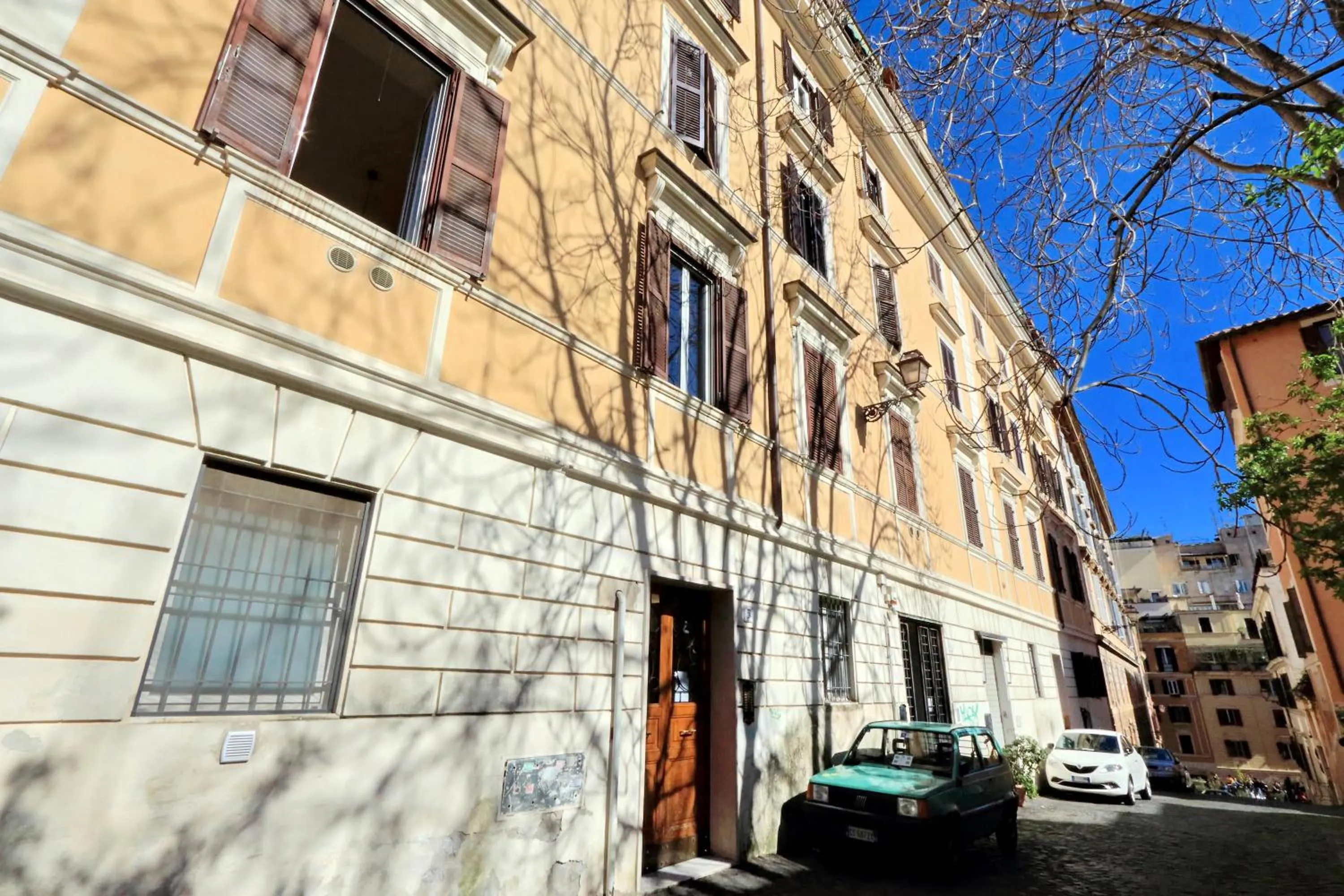 Property building in Clementina