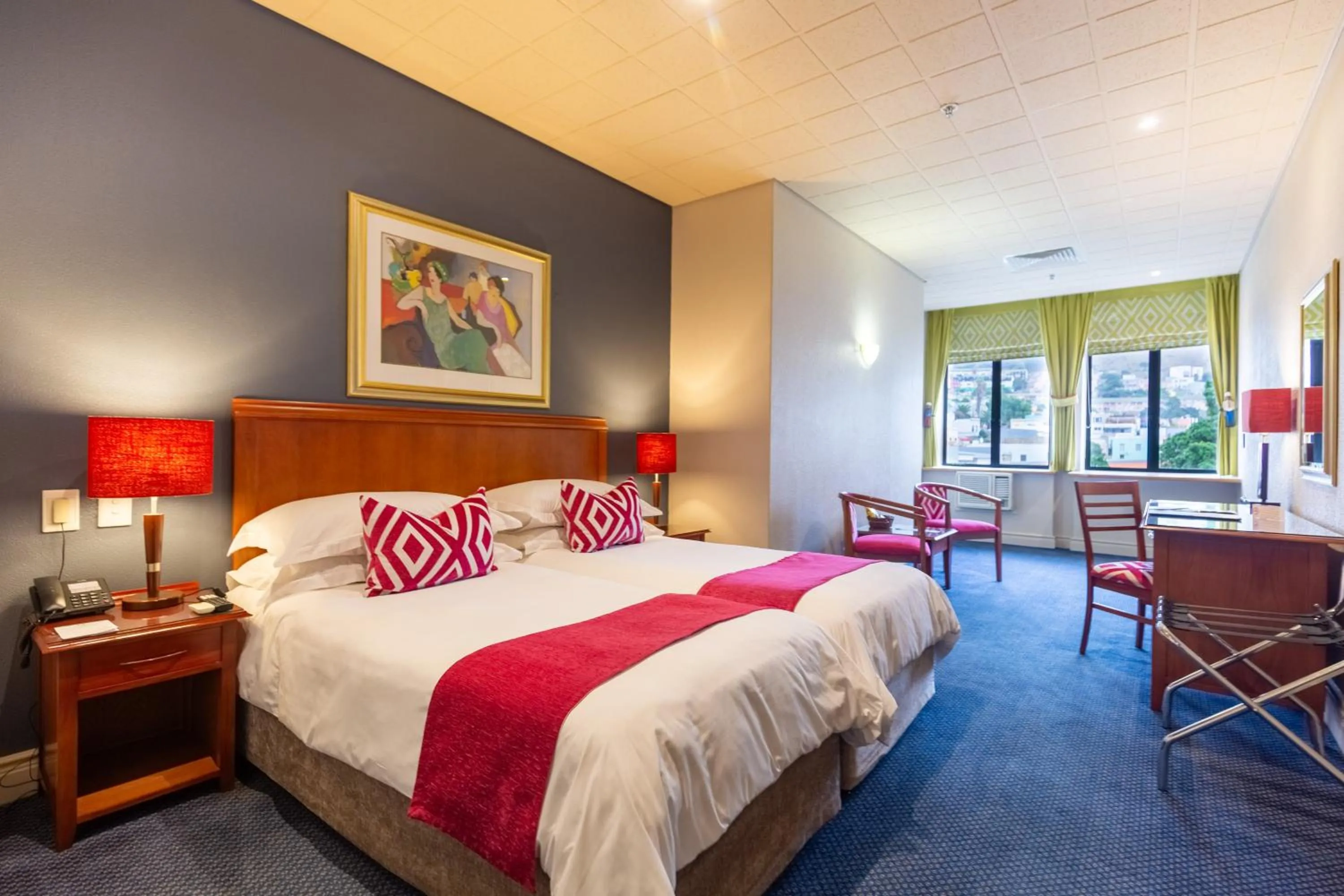 Bed in Cape Town Lodge Hotel