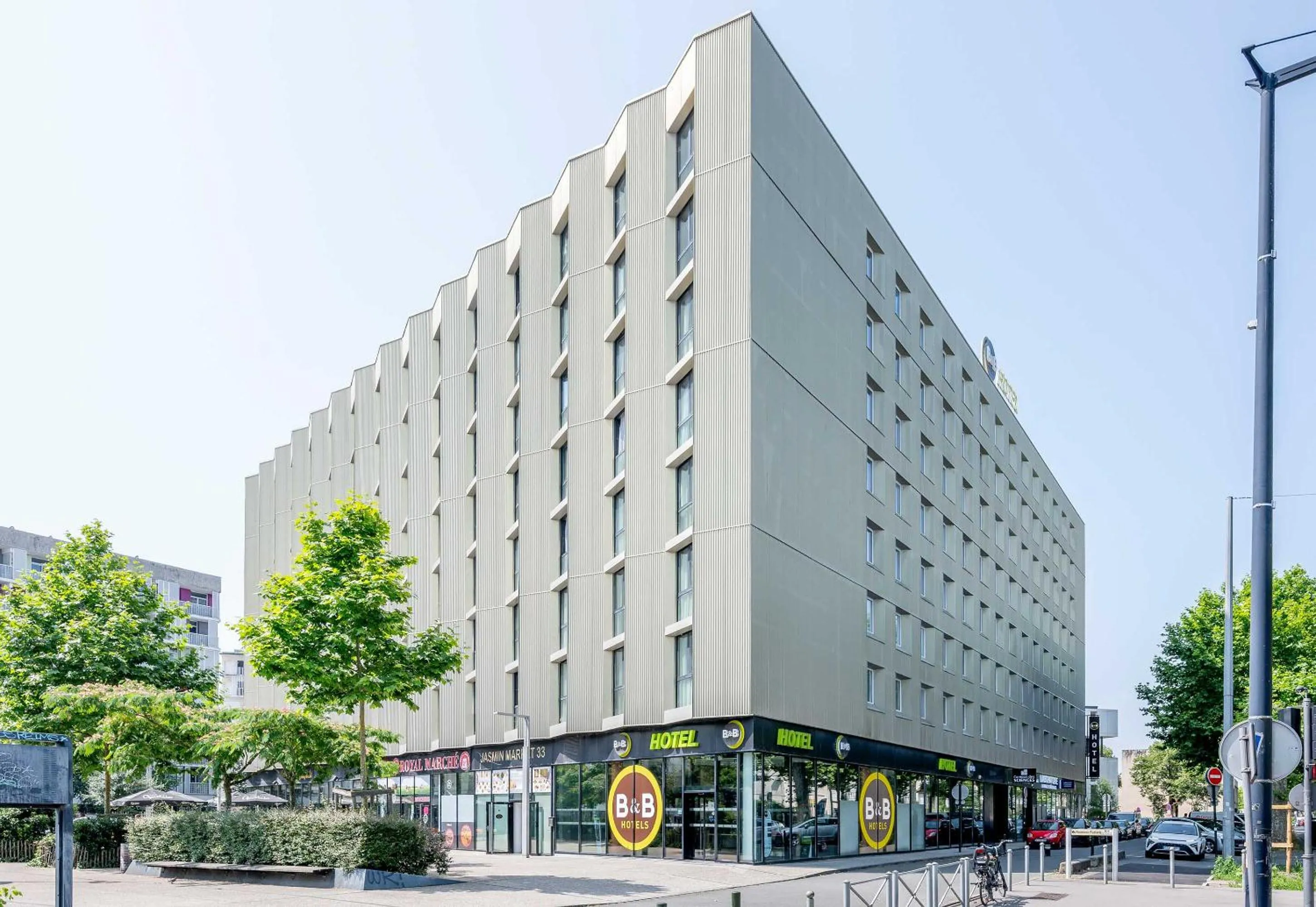 Property building in B&B HOTEL Bordeaux Centre Bègles