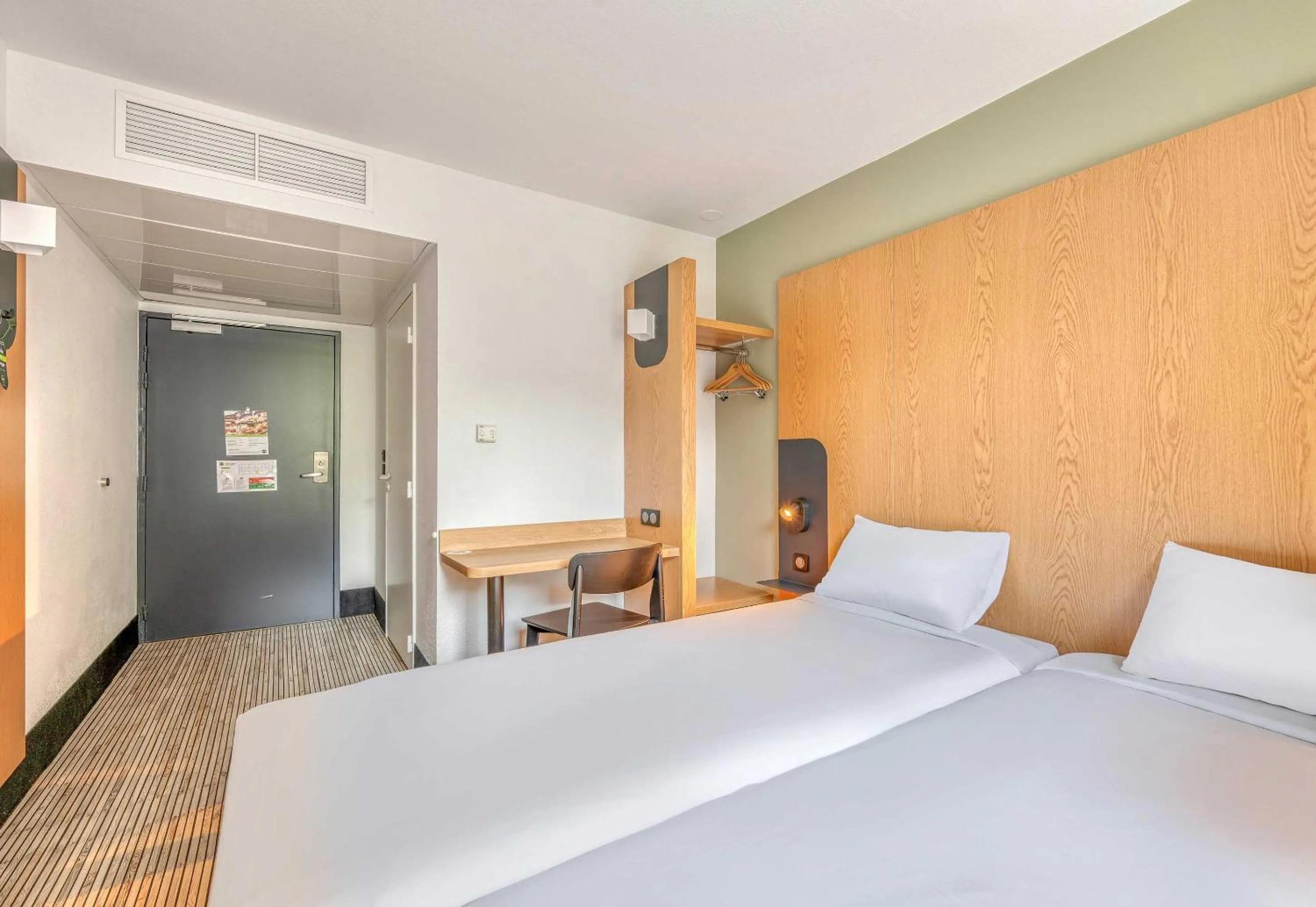 Bedroom, Bed in B&B HOTEL Bordeaux Centre Bègles