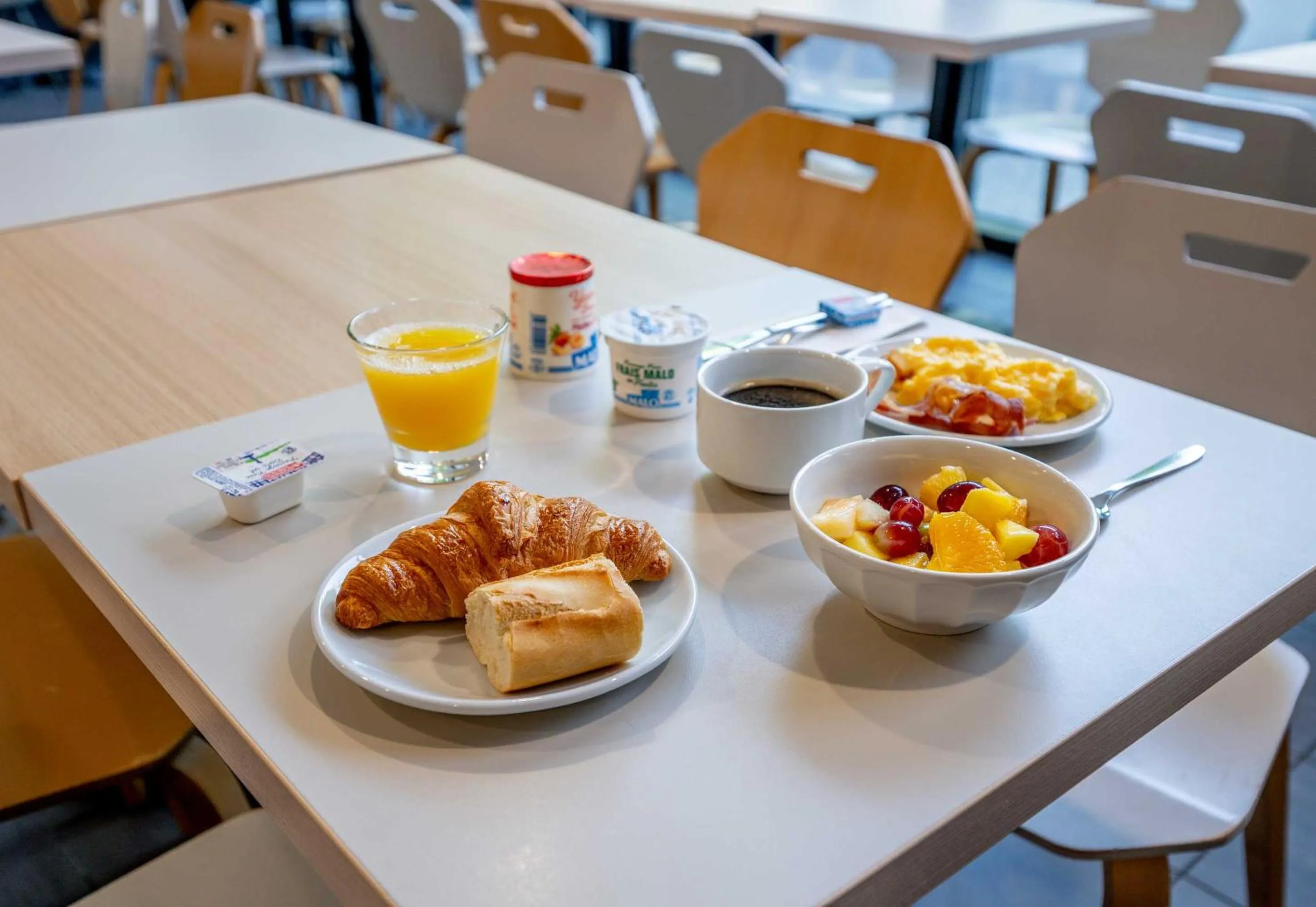 Breakfast in B&B HOTEL Bordeaux Centre Bègles