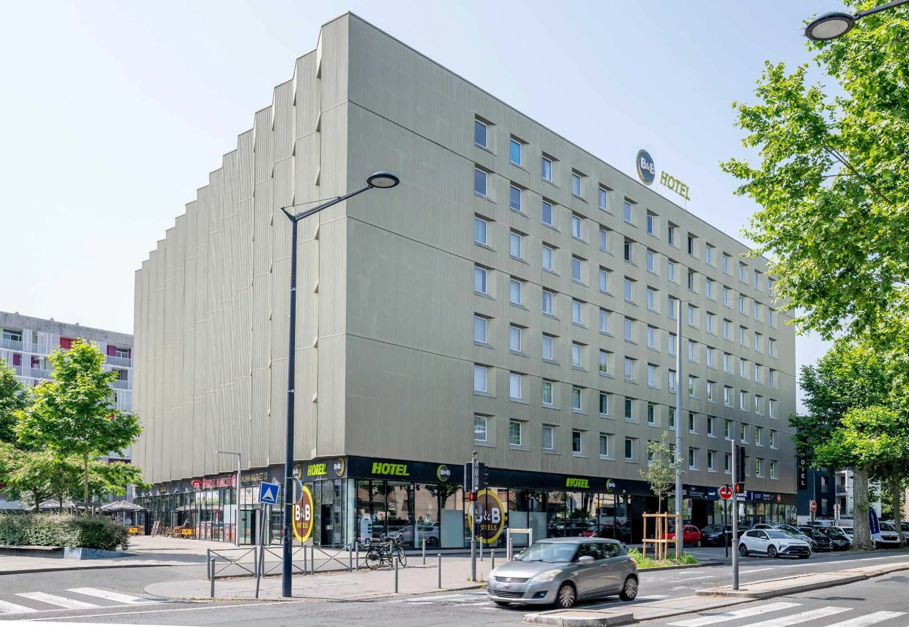 Property building in B&B HOTEL Bordeaux Centre Bègles