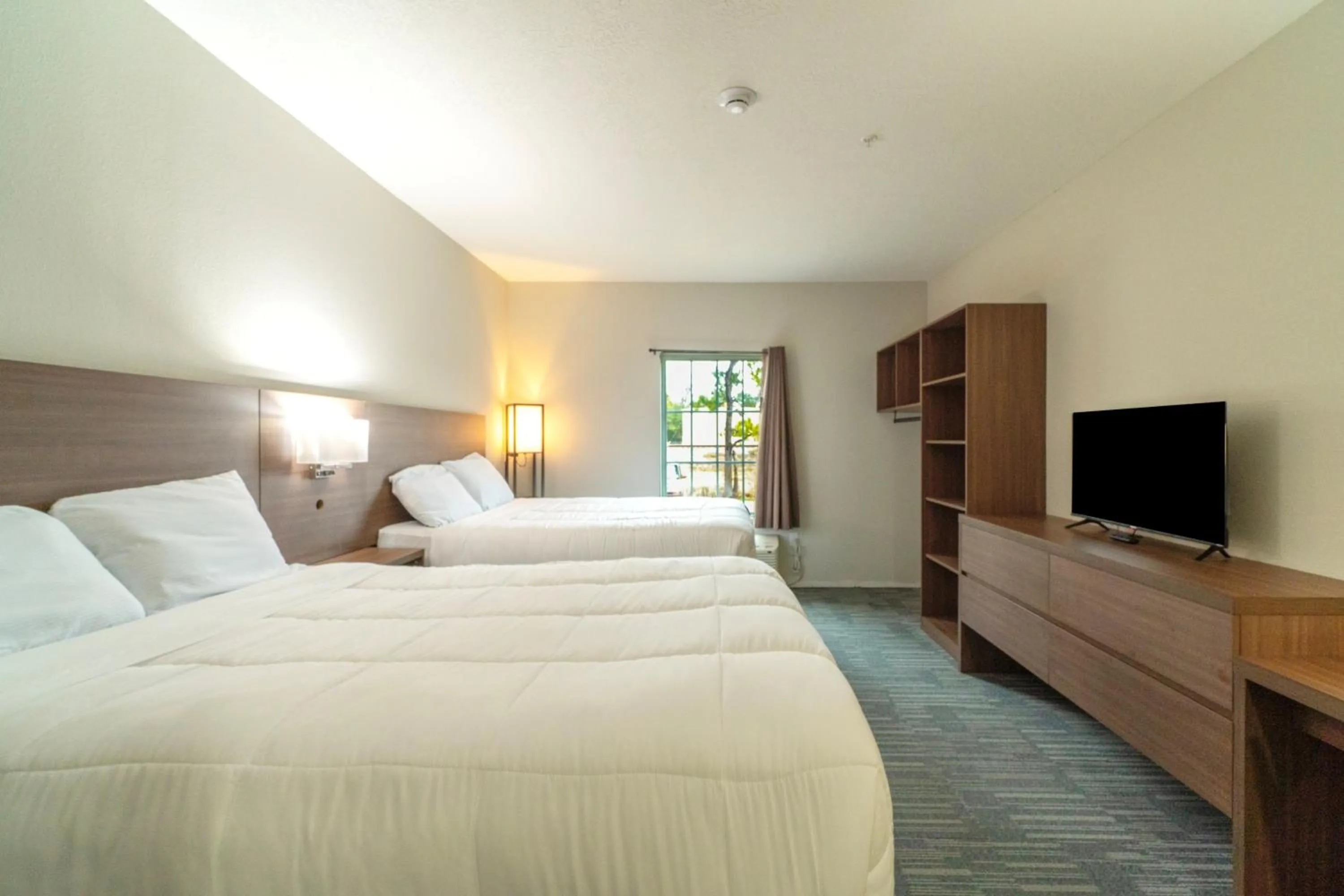 Bedroom, Bed in Efficiency De Luxe Sulphur Near Lake Charles I 10