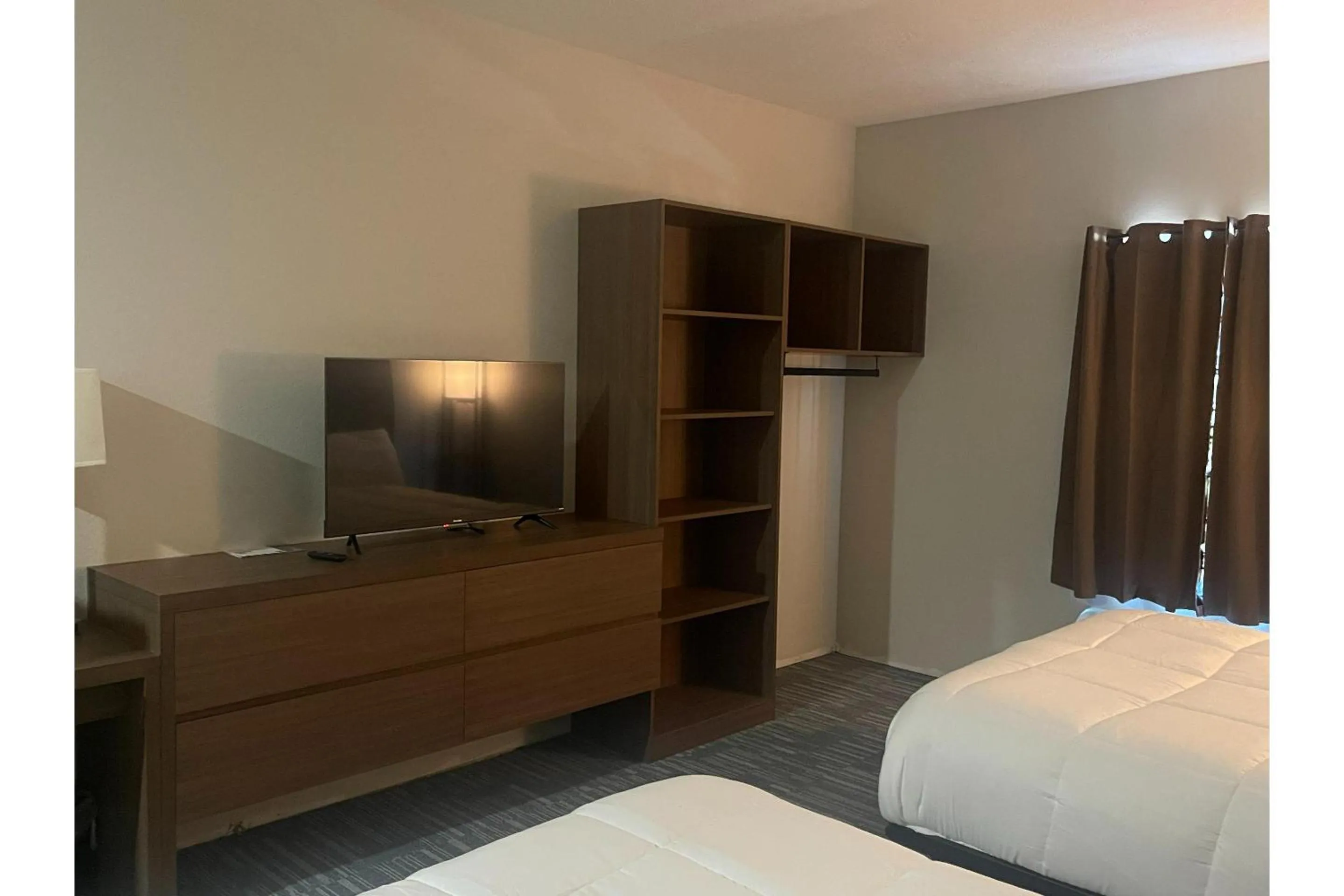 Bedroom, Bed in Hotel O Efficiency De Luxe Near Lake Charles Sulphur