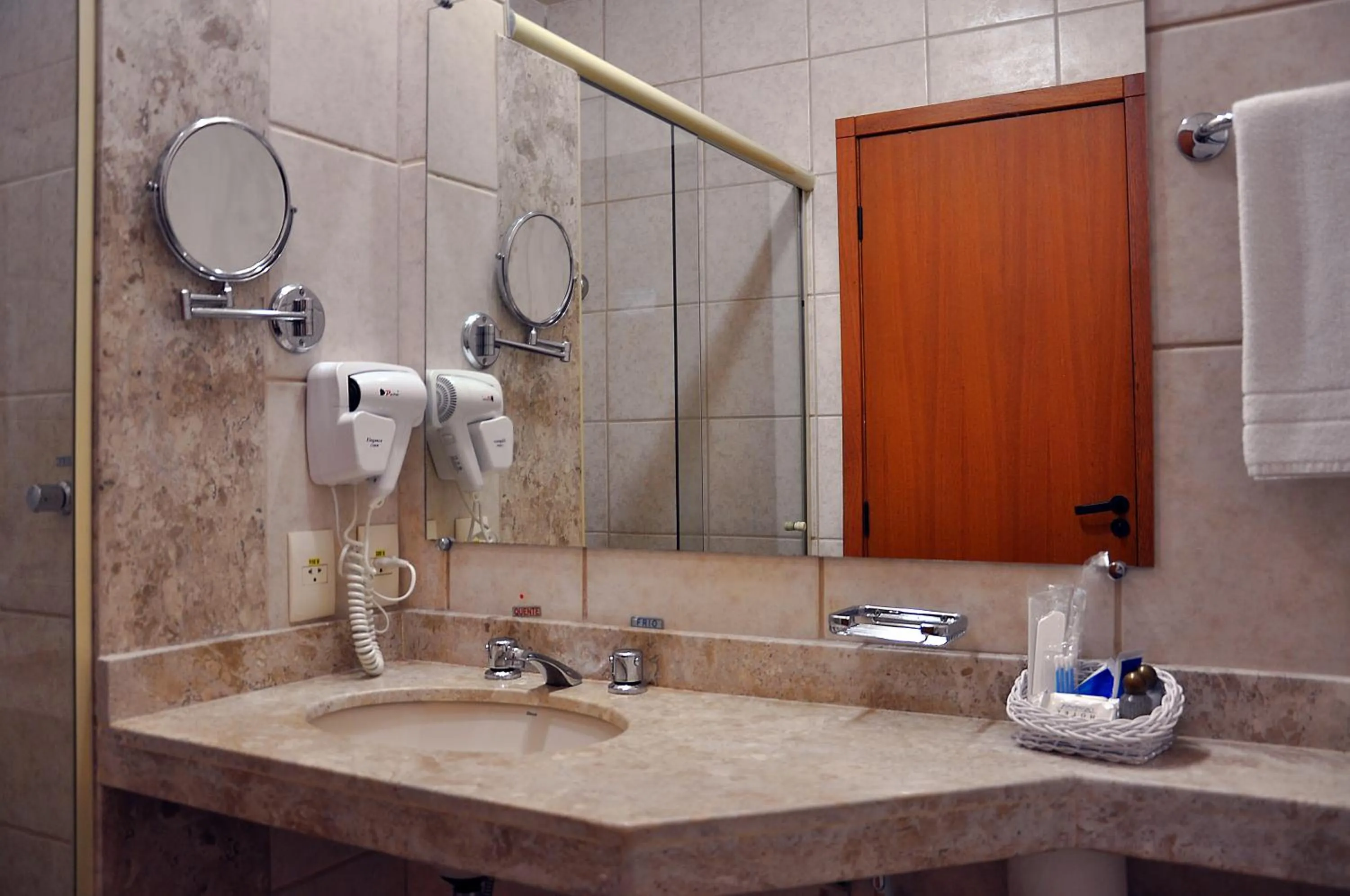 Bathroom in Cegil Hotel Boulevard