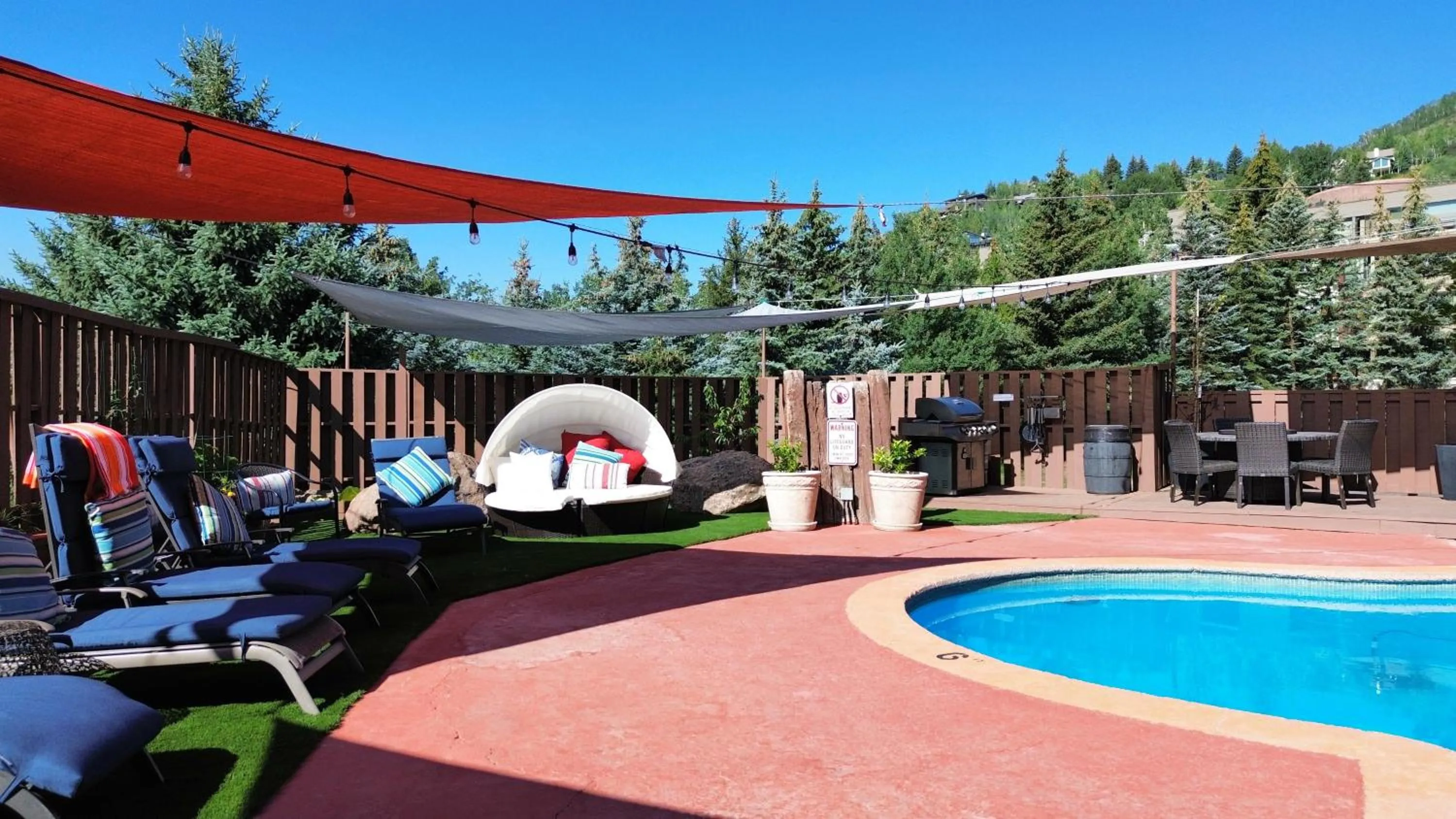 Swimming pool in Vail Run Resort