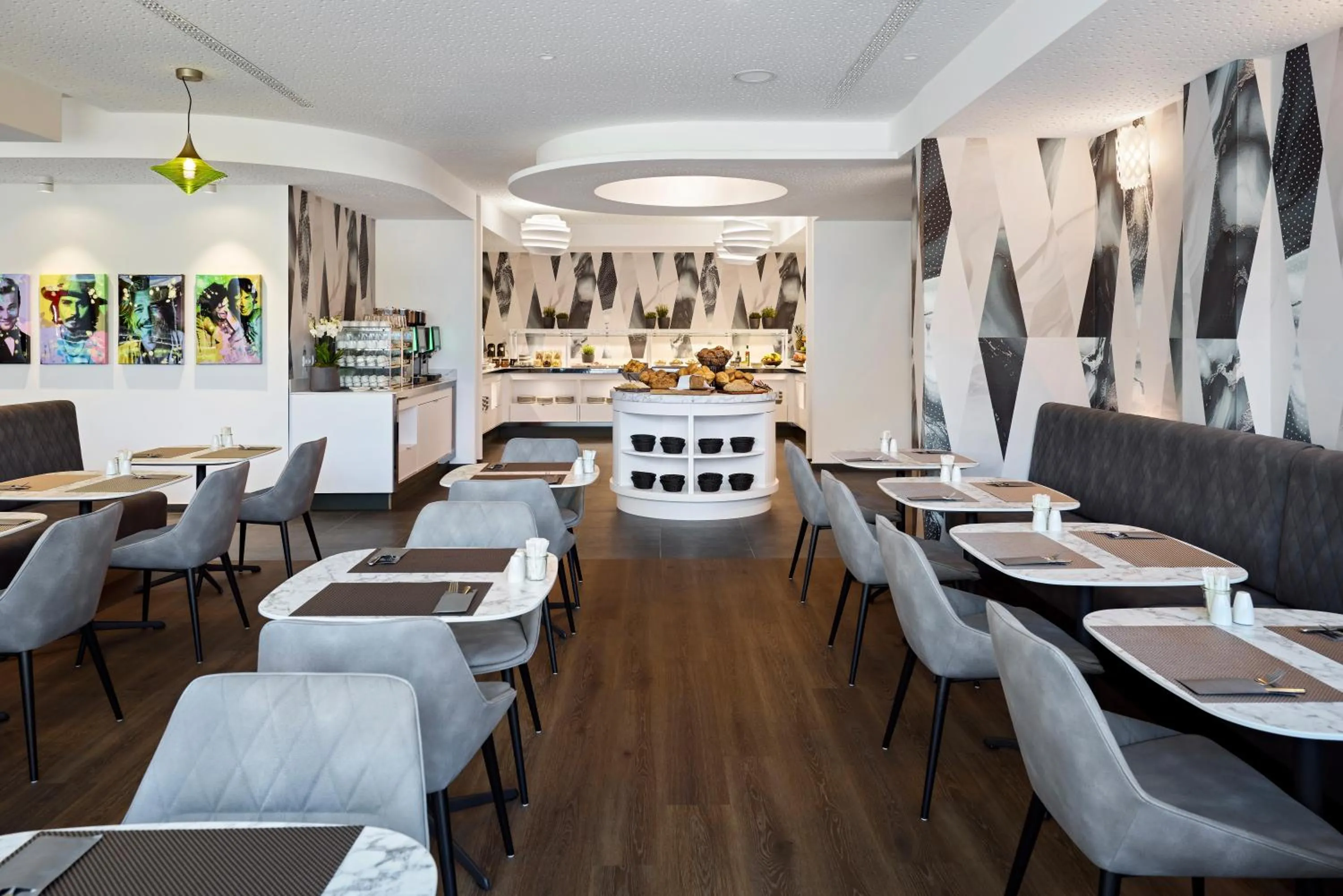 Restaurant/places to eat in Essential by Dorint Düsseldorf Deiker Höfe