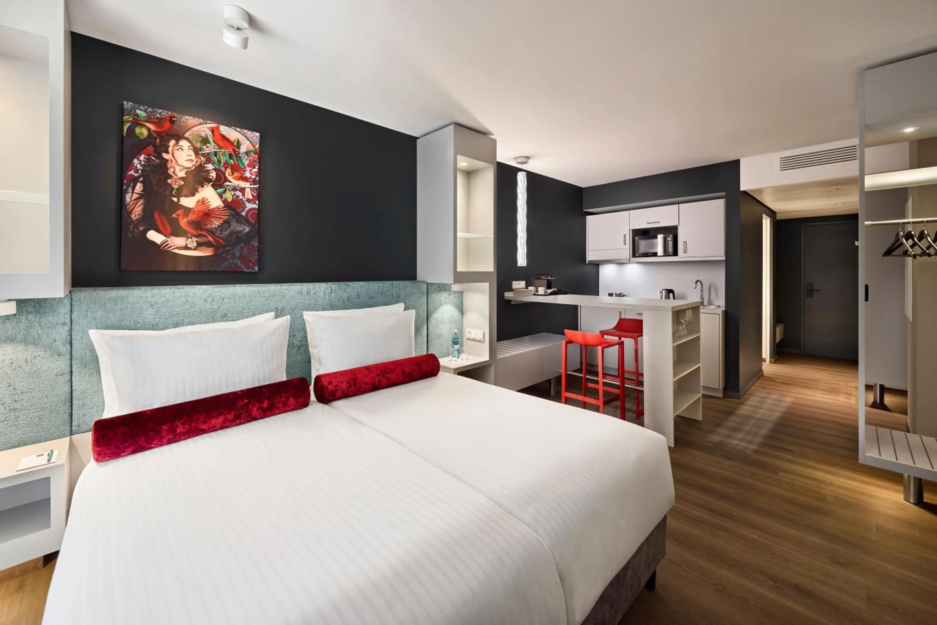 Kitchen or kitchenette, Bed in Essential by Dorint Düsseldorf Deiker Höfe