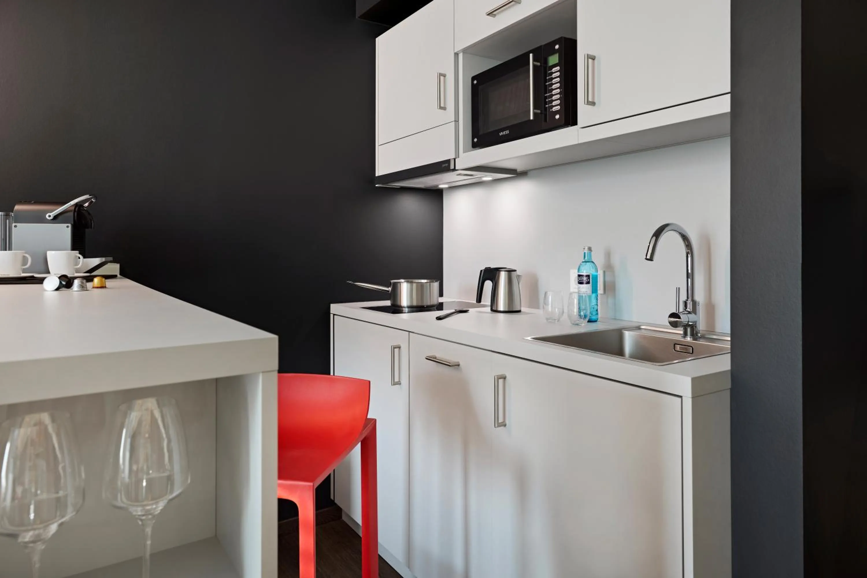 Kitchen or kitchenette in Essential by Dorint Düsseldorf Deiker Höfe