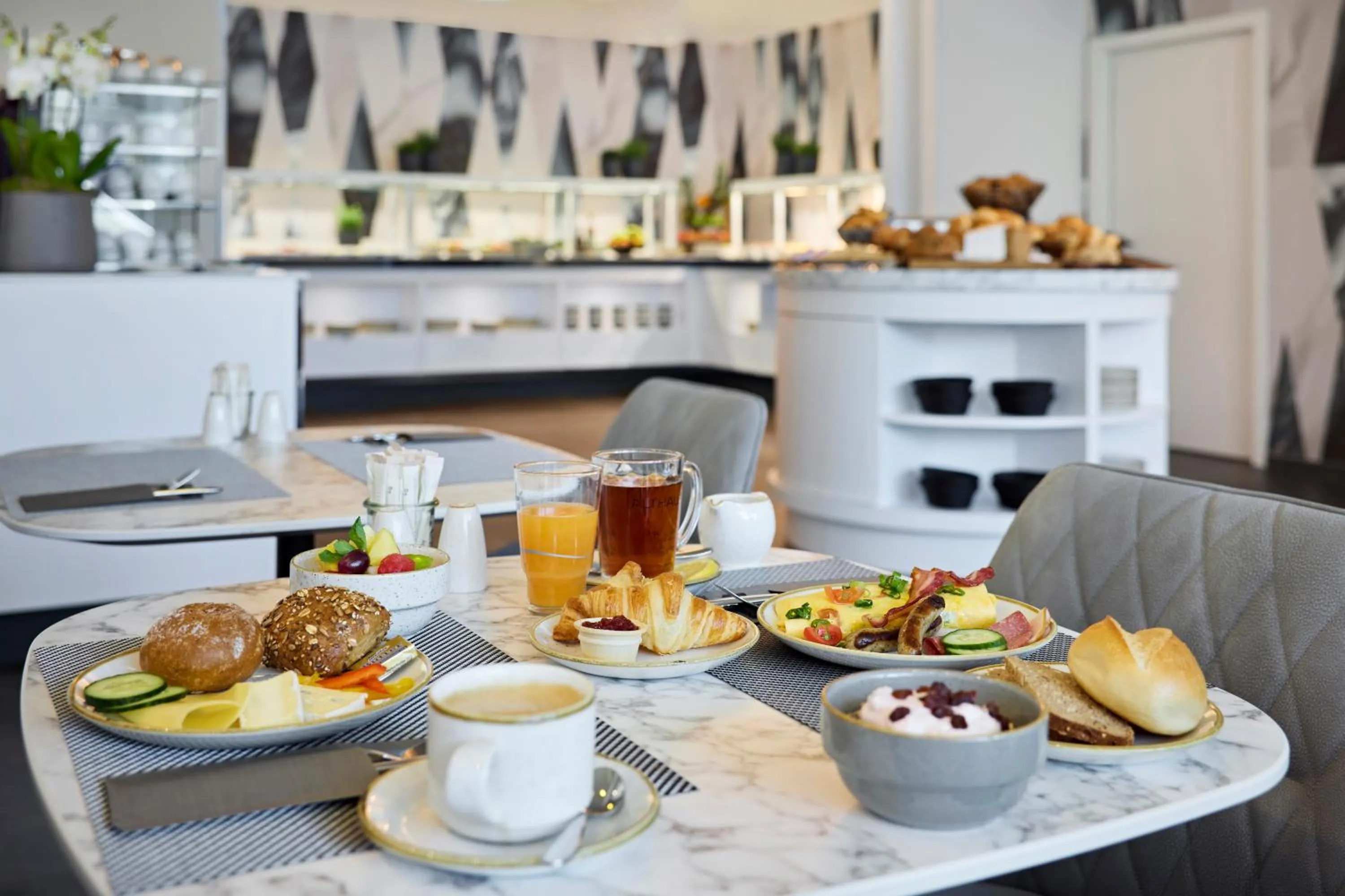 Breakfast in Essential by Dorint Düsseldorf Deiker Höfe