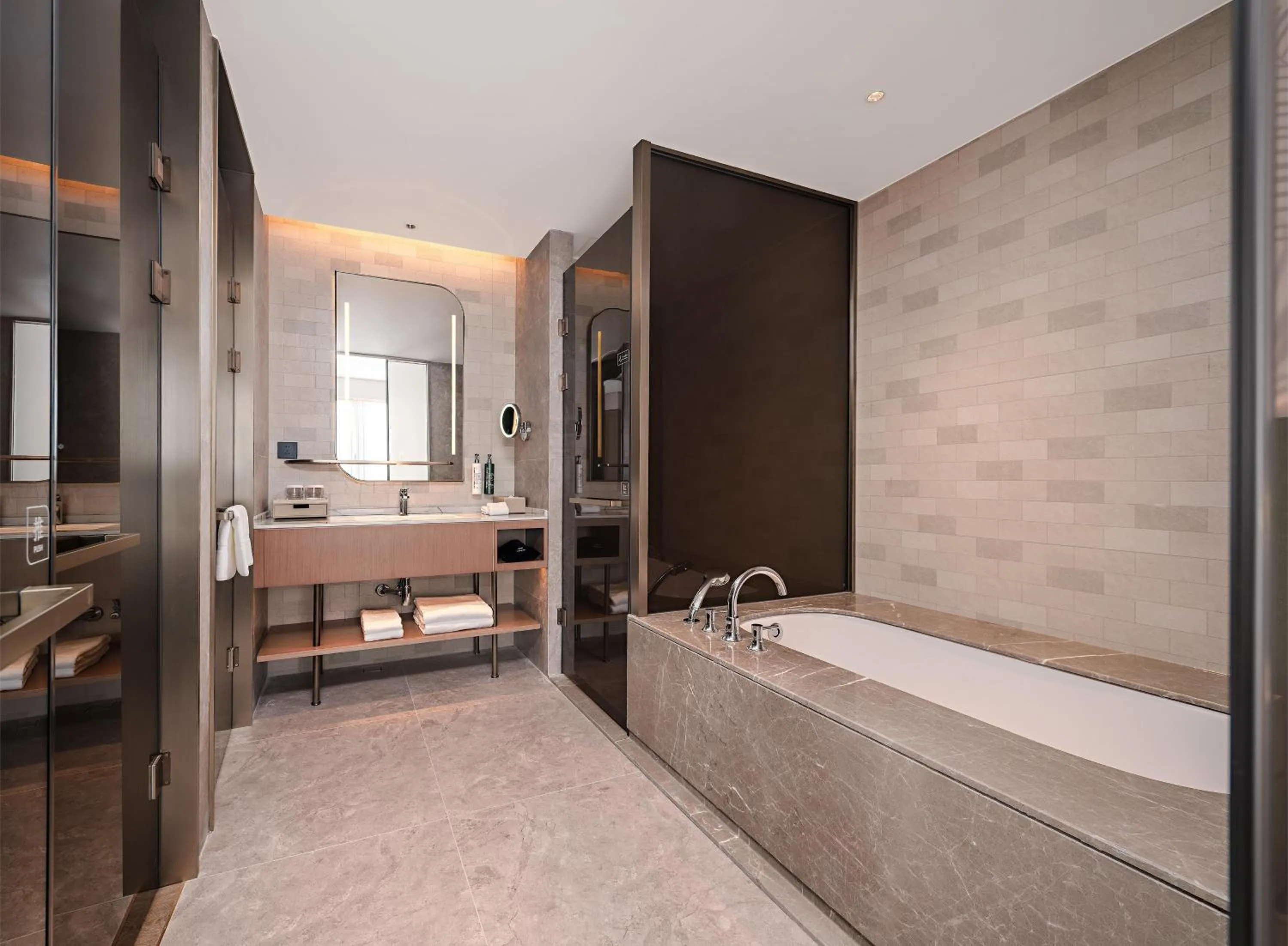 Bathroom in Hilton Garden Inn Chengdu East Railway Station