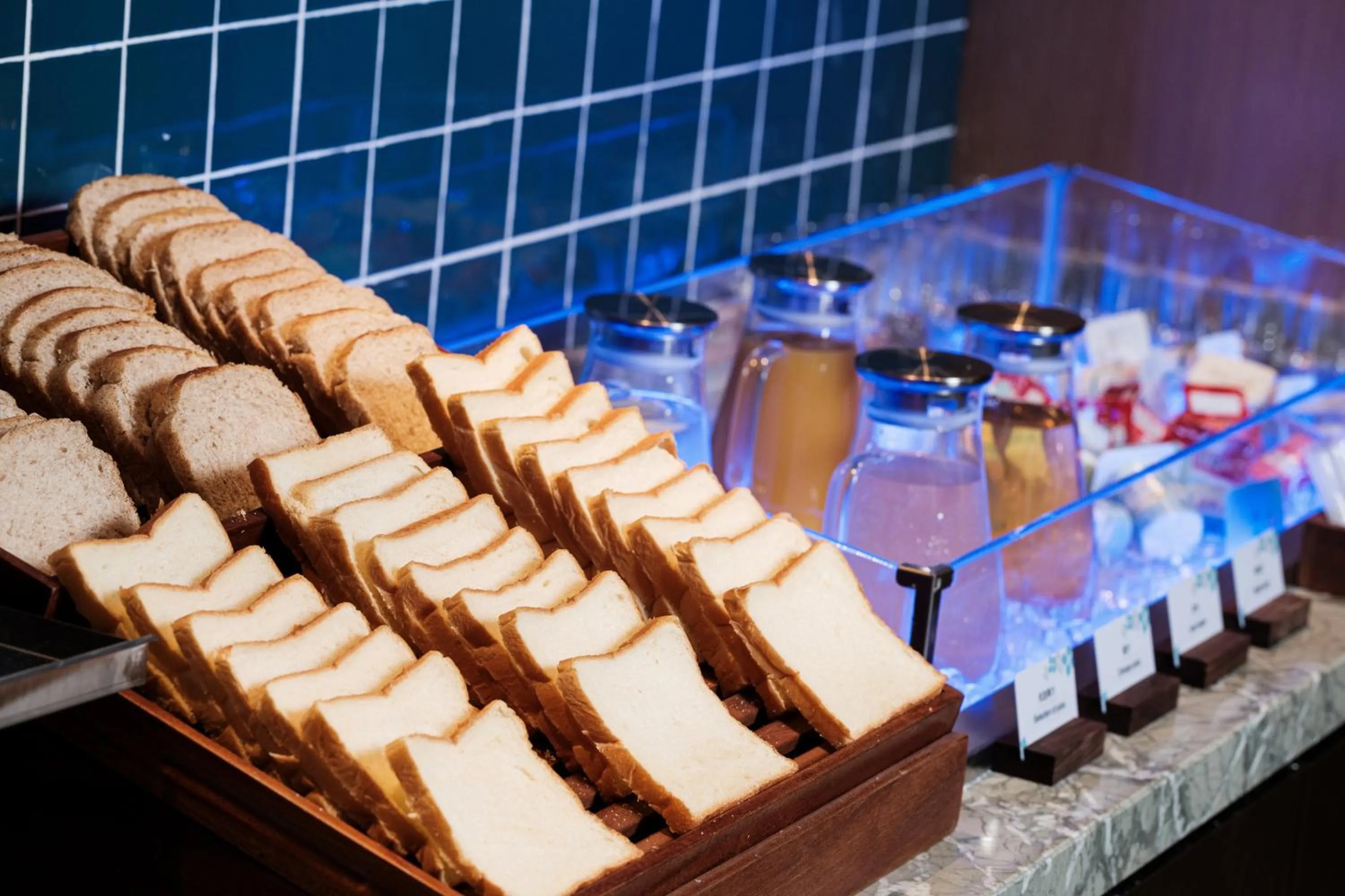 Restaurant/places to eat in Hilton Garden Inn Chengdu East Railway Station