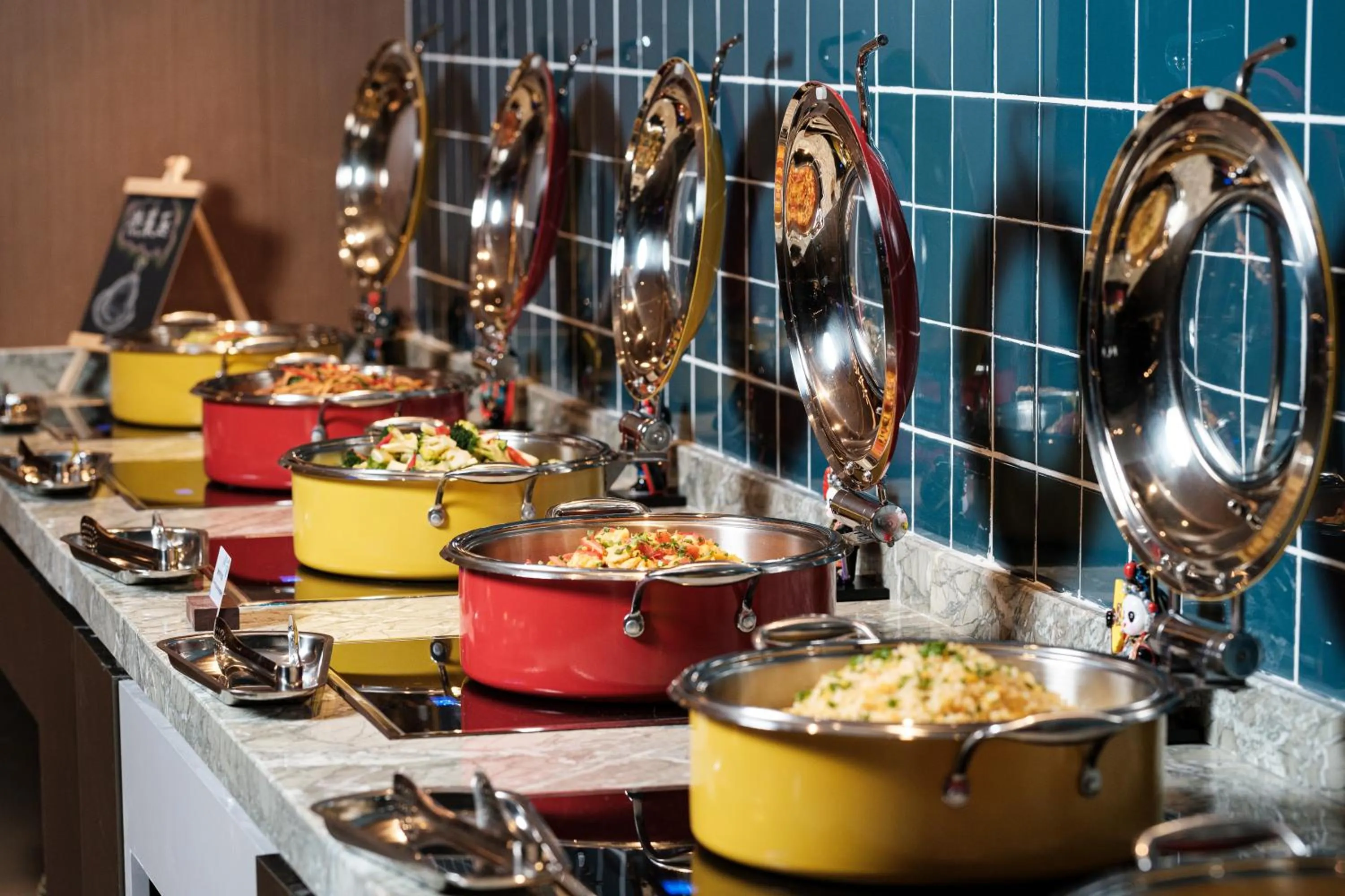 Restaurant/places to eat in Hilton Garden Inn Chengdu East Railway Station