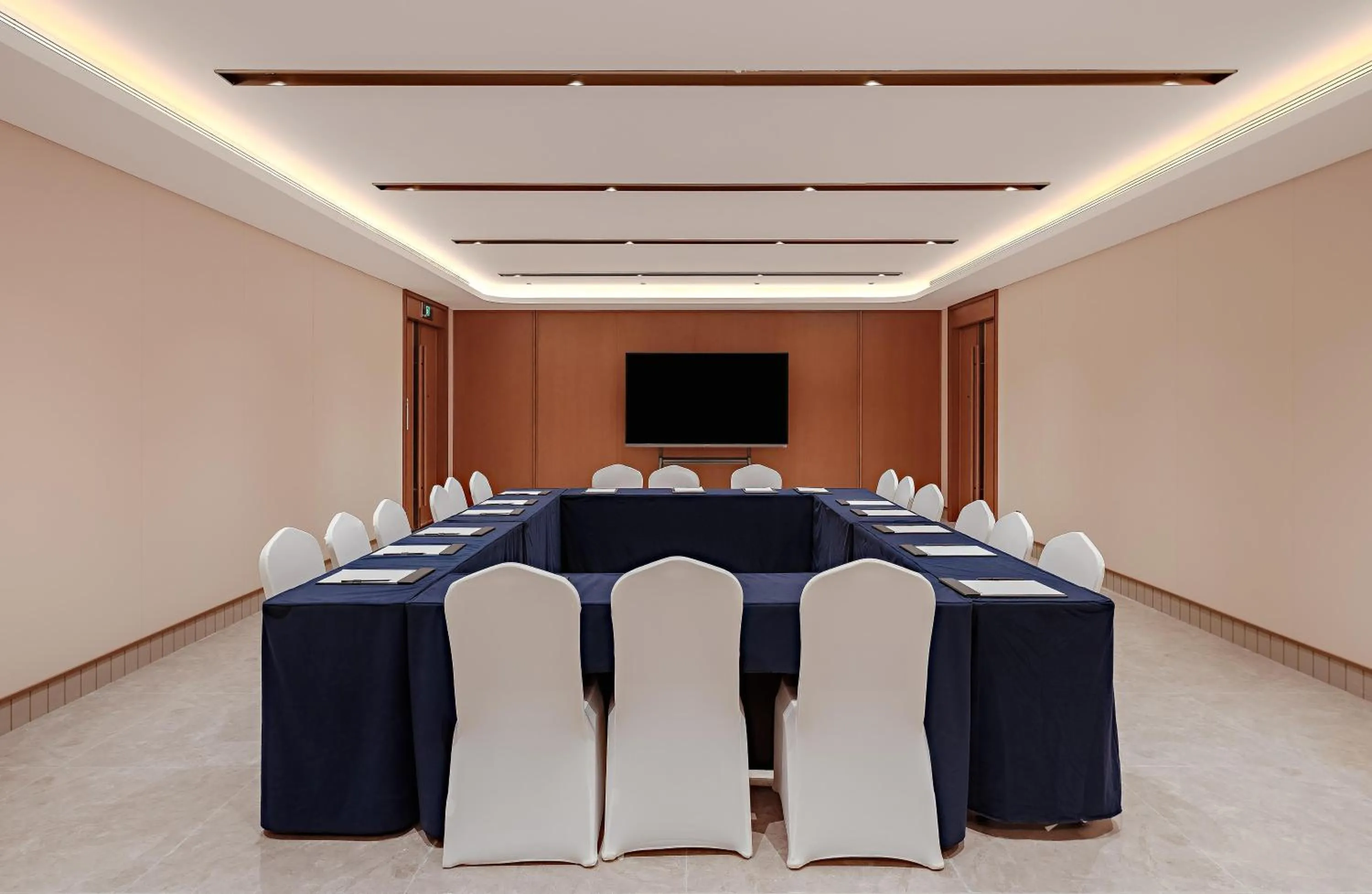Meeting/conference room in Hilton Garden Inn Chengdu East Railway Station