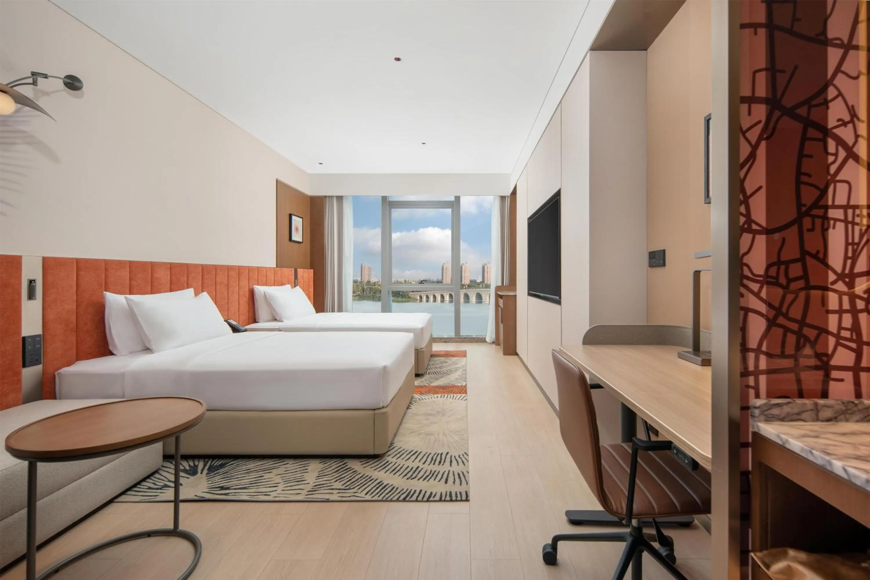 Twin Room with Lake View in Hilton Garden Inn Wuhu Economic Tech Zone