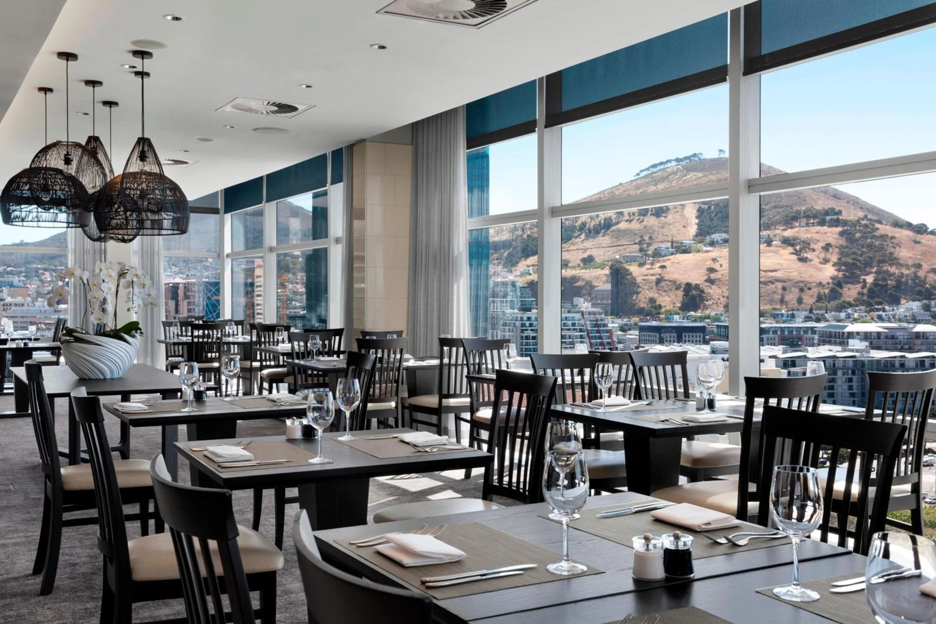 Restaurant/places to eat in The Westin Cape Town