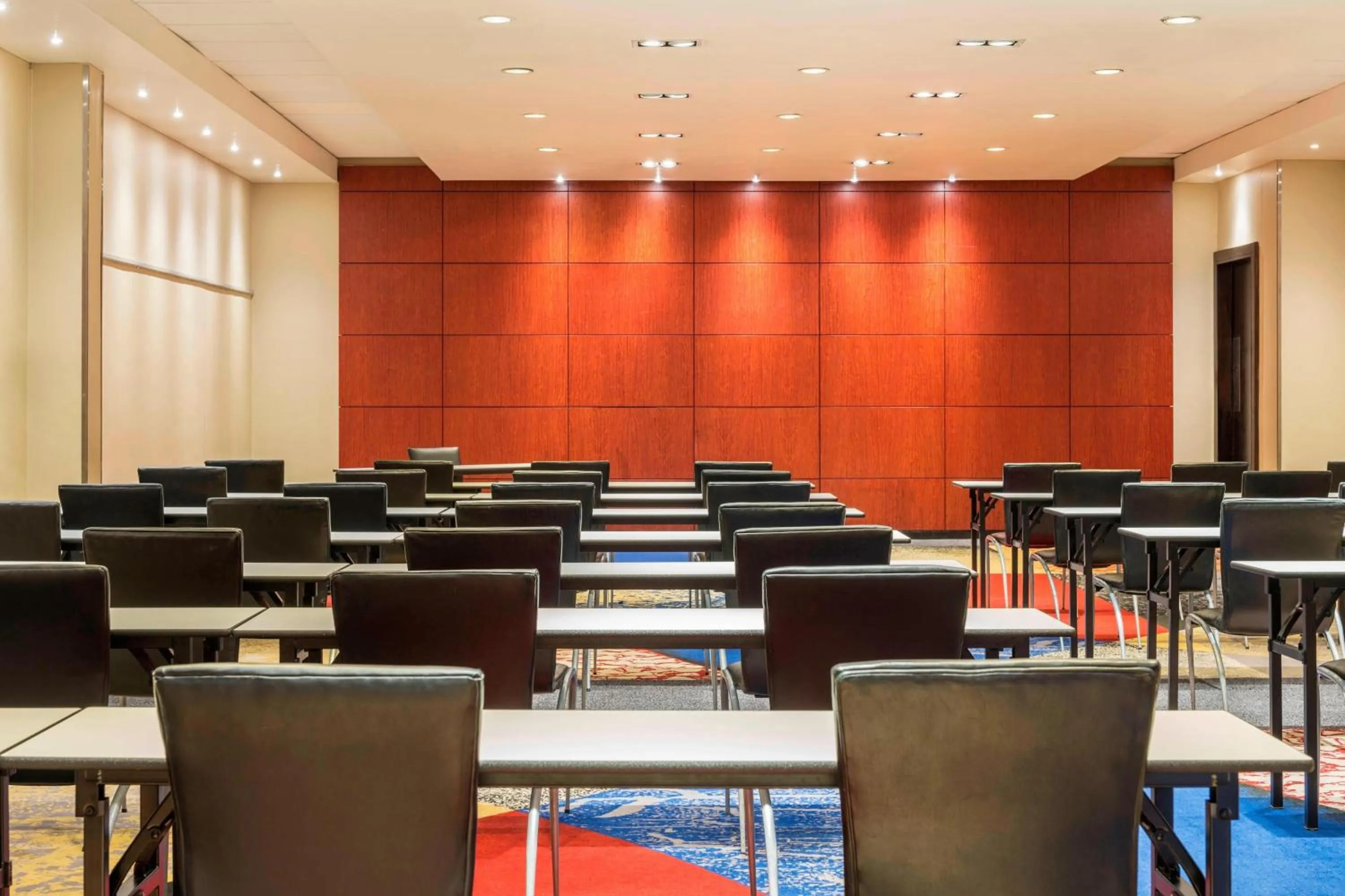 Lounge or bar in The Westin Cape Town