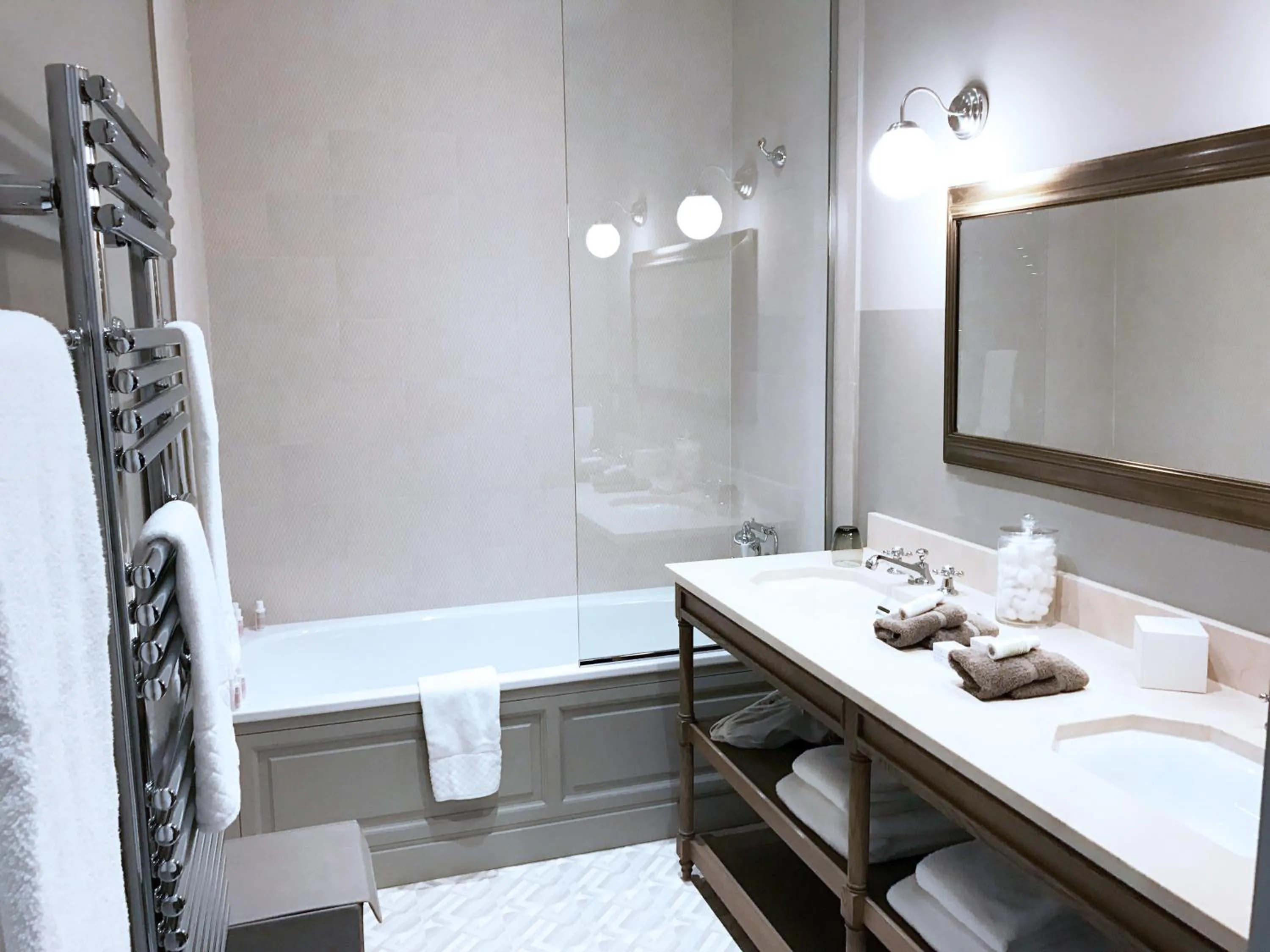 Bathroom in Domaine de Fontenille