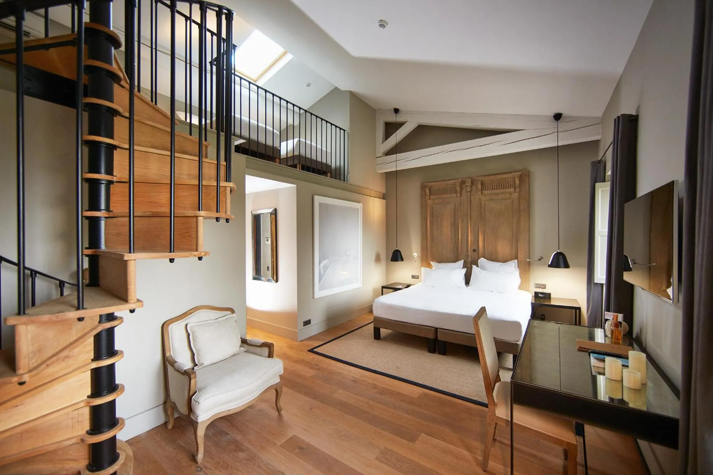 Bedroom, Bed in Domaine de Fontenille