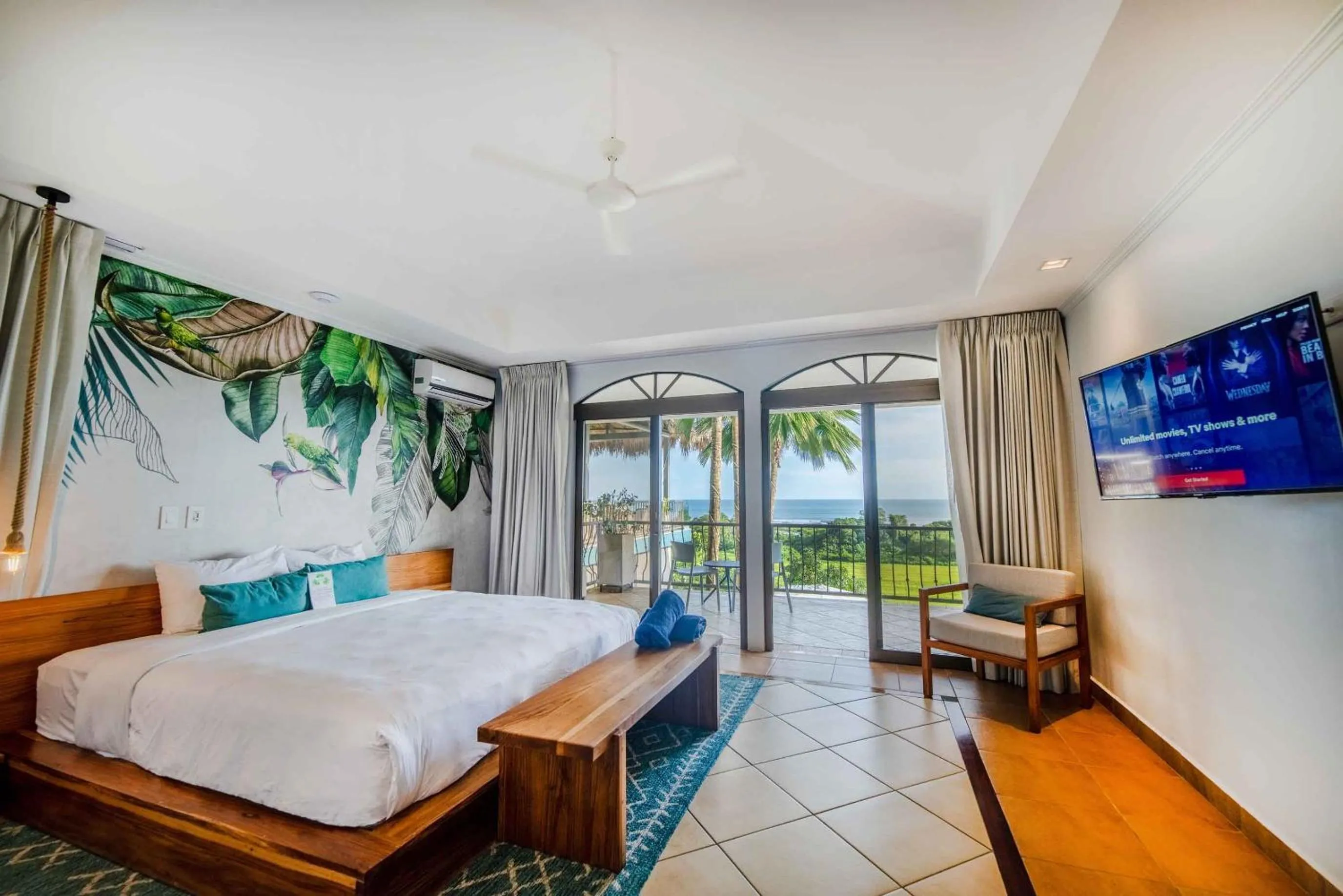 Deluxe Double Room with Sea View in Villa Marala