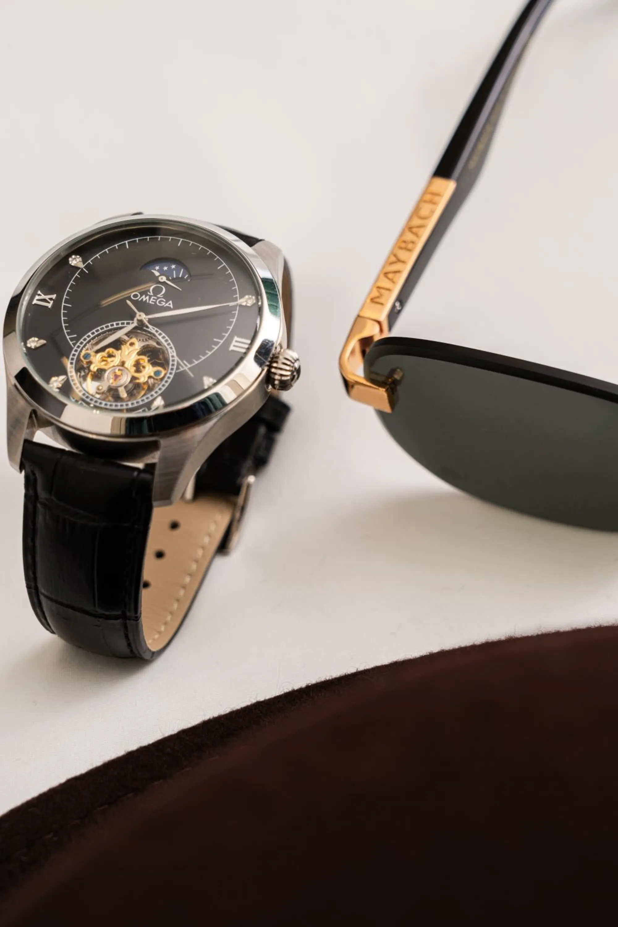 Decorative detail in Grand Dior