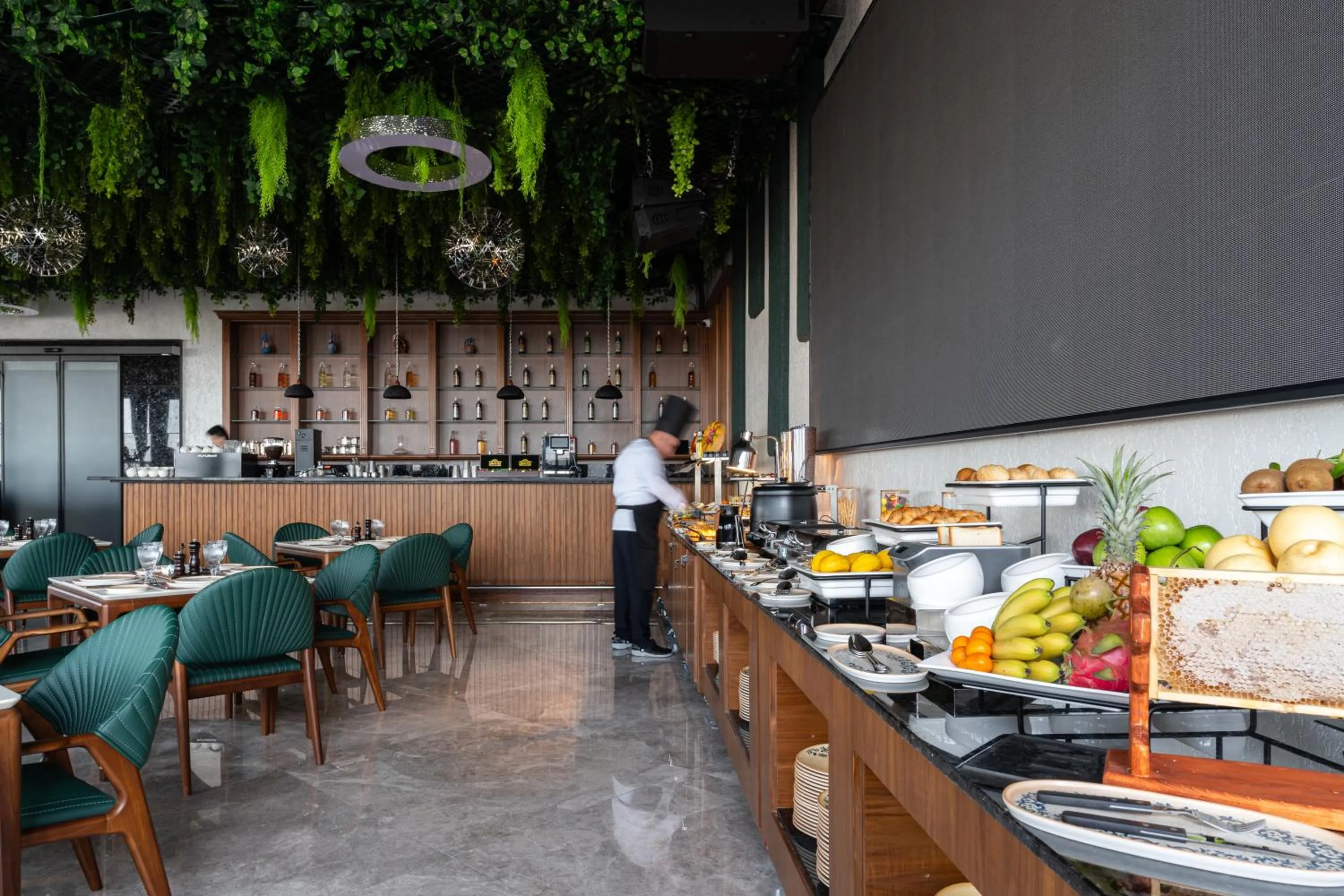 Restaurant/places to eat in Grand Dior