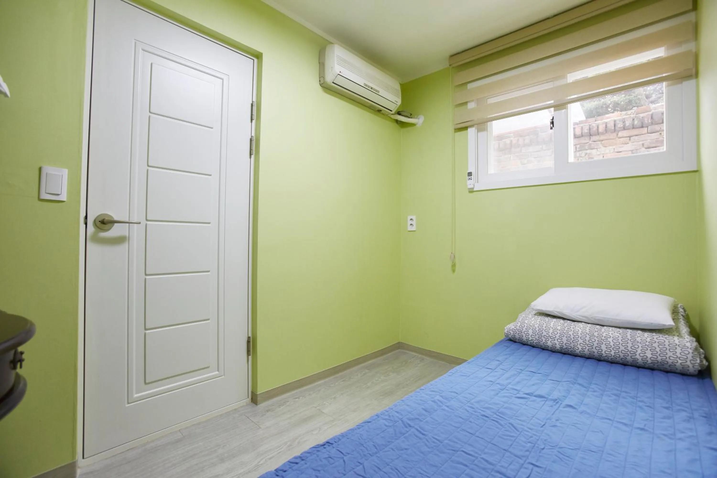 Bedroom, Bed in Hans House