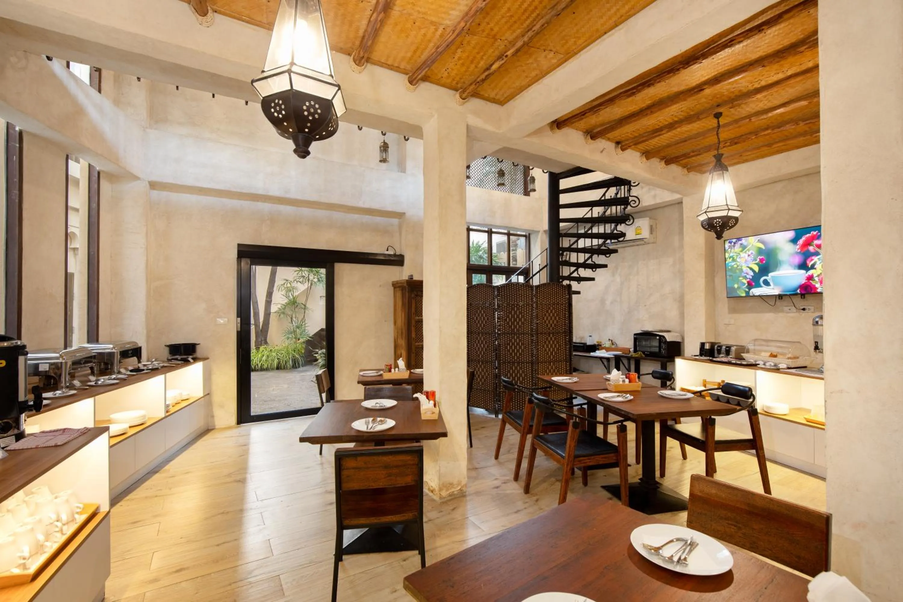 Restaurant/places to eat in Dewan Bangkok