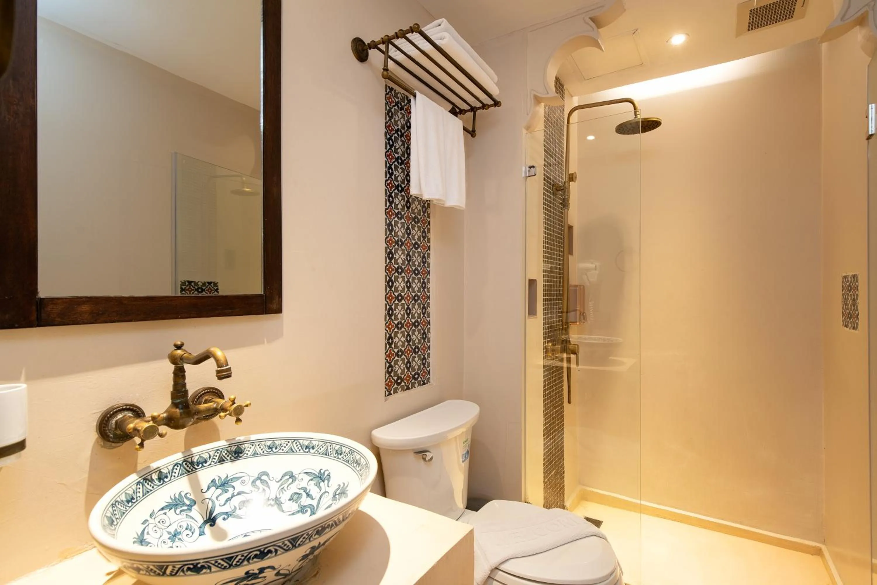 Shower in Dewan Bangkok