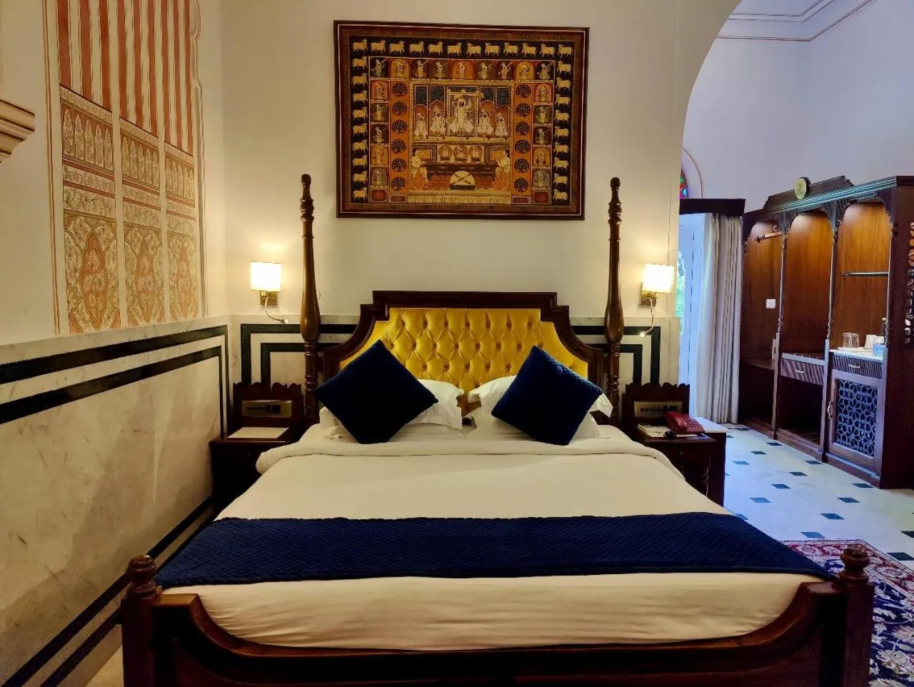 Bedroom, Bed in Hotel Narain Niwas Palace