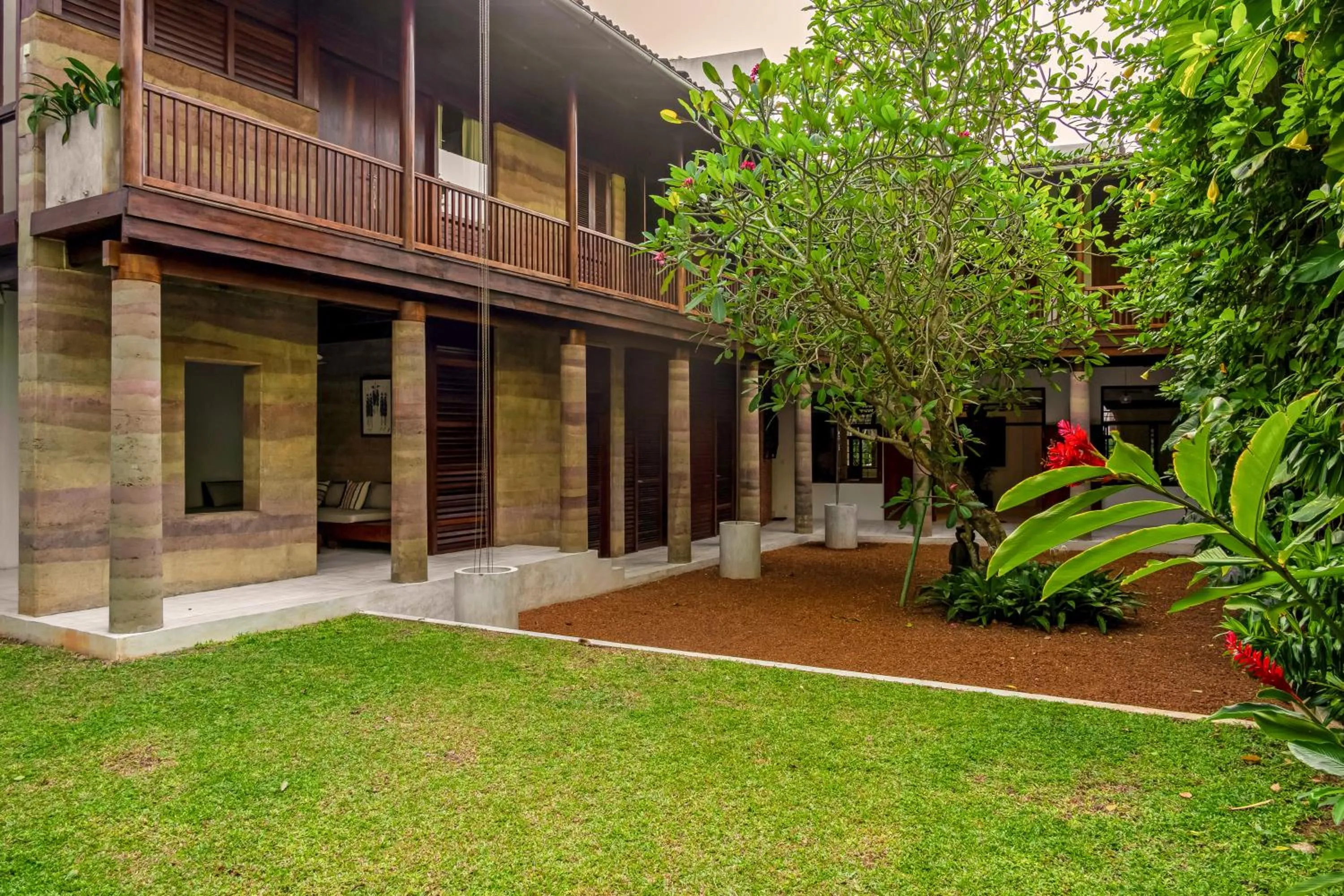 Property building in No 05 Middle Street