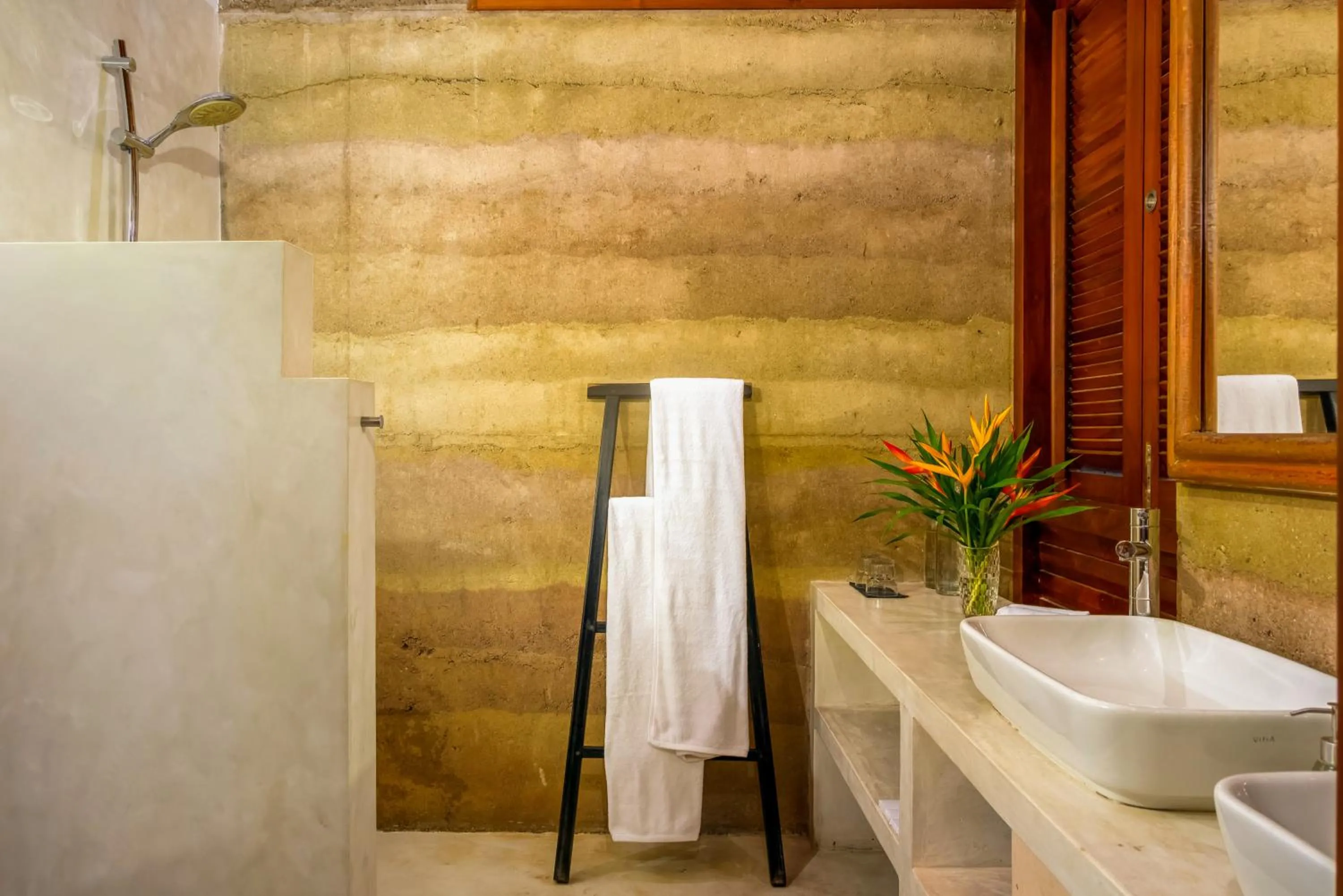 Shower in No 05 Middle Street