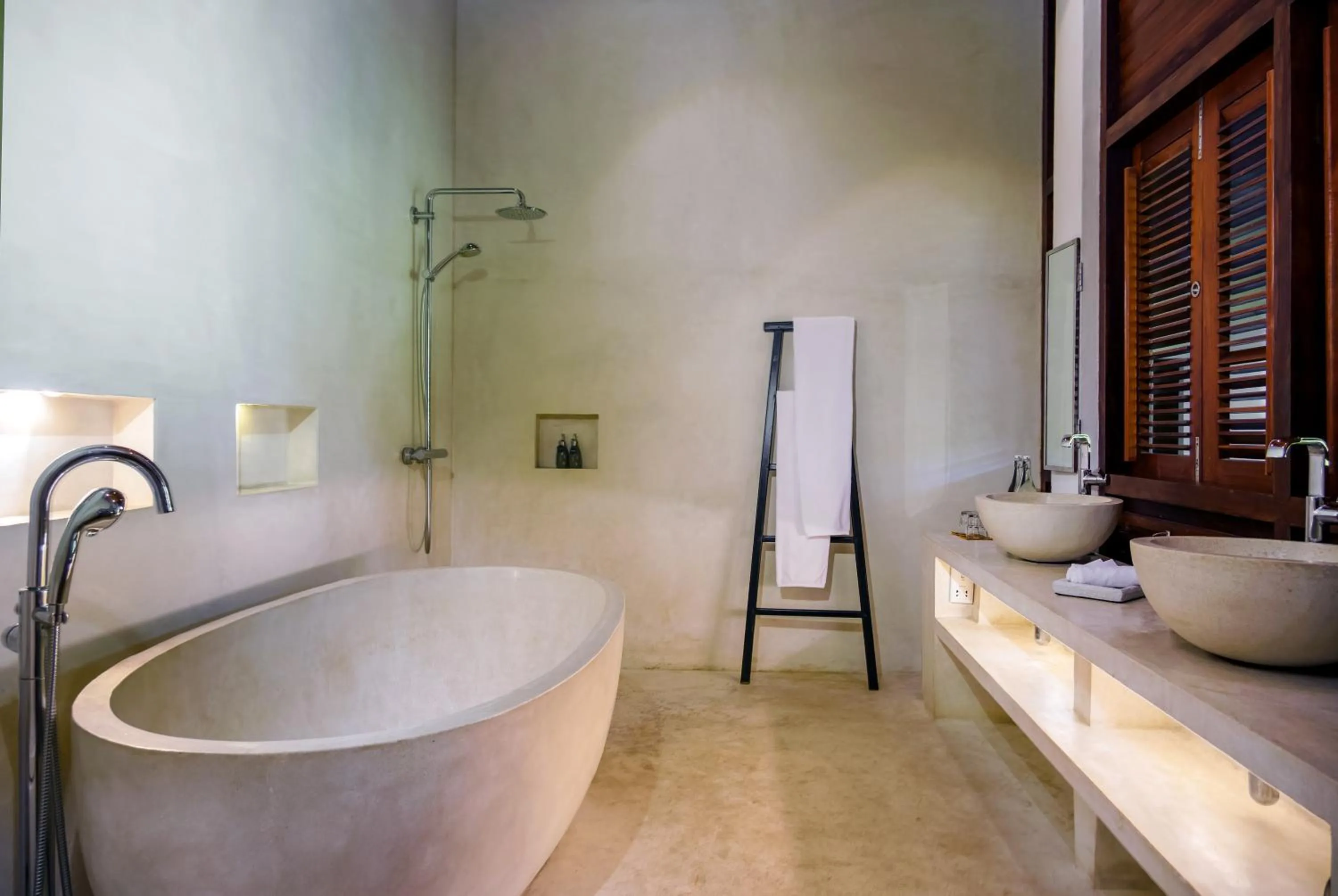 Bathroom in No 05 Middle Street