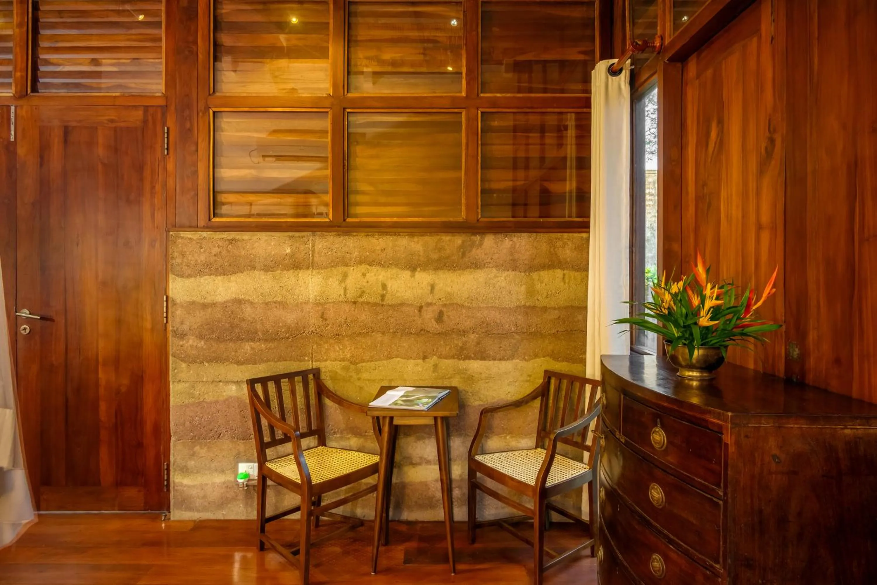 Decorative detail in No 05 Middle Street