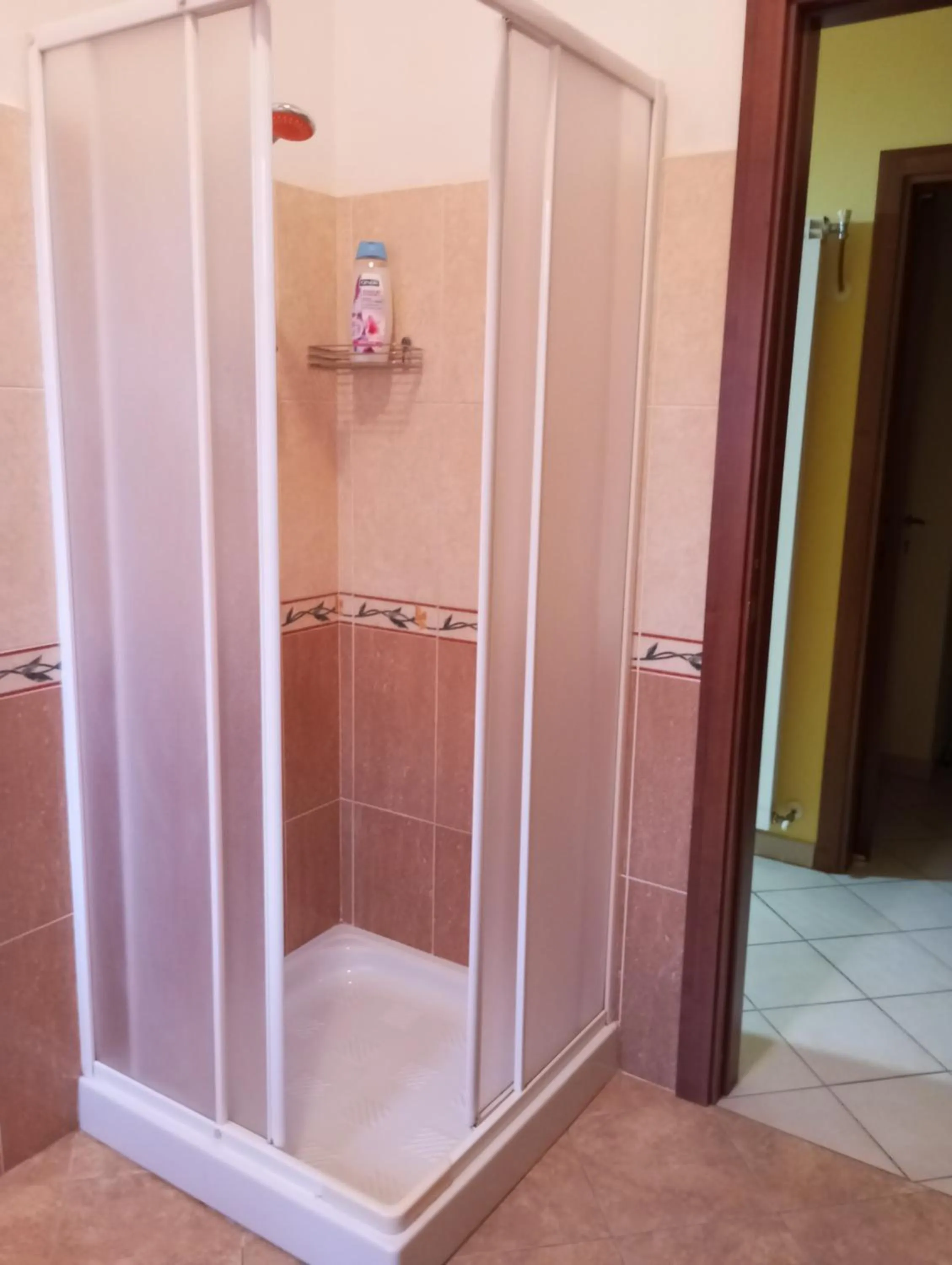 Shower in La Corte dei Morra