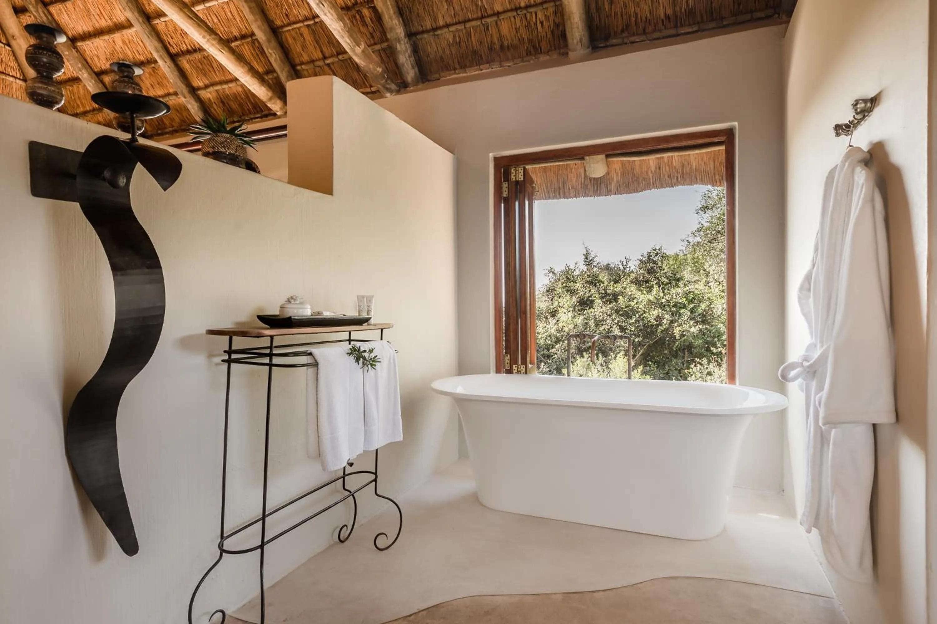 Bathroom in Bukela Game Lodge - Amakhala Game Reserve